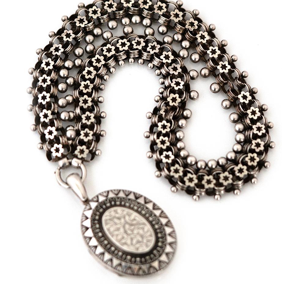 Antique Victorian Silver Star Ivy Locket and Collar Necklace 7