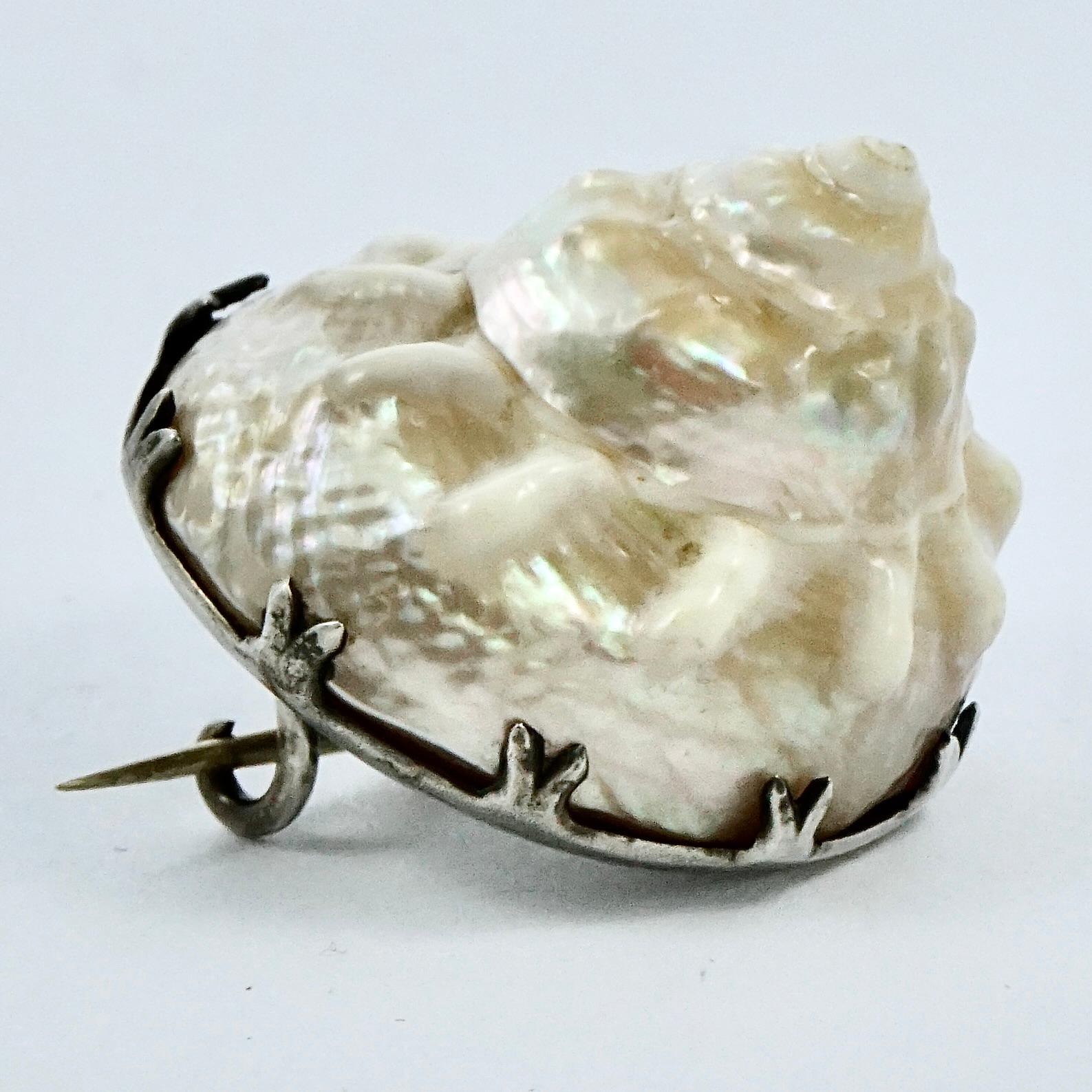 Antique Victorian Silver Iridescent Seashell Brooch In Good Condition For Sale In London, GB