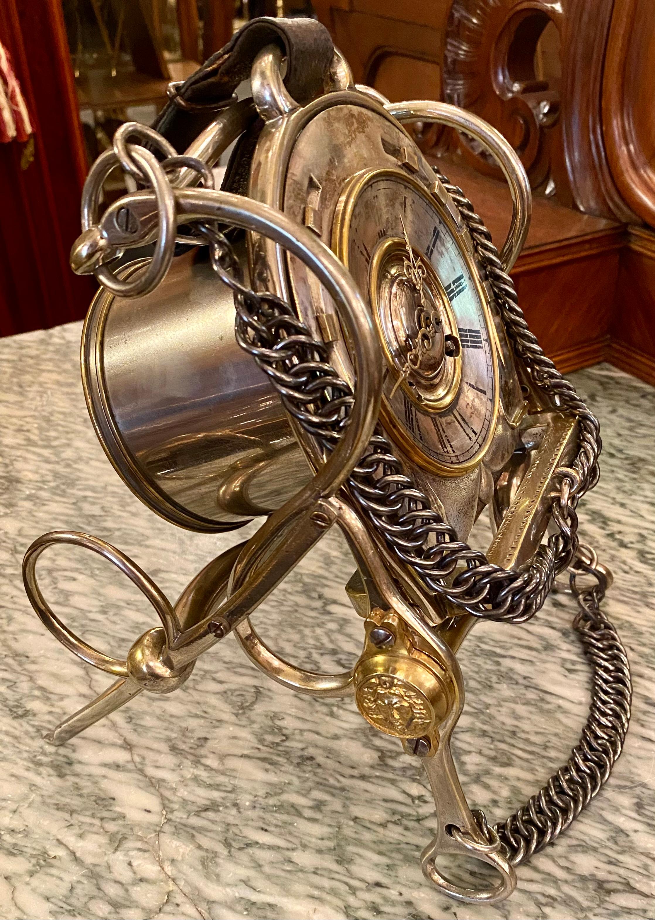Victorien Ancienne horloge victorienne en bronze argenté en forme de fer à cheval et de mors, vers 1860 en vente