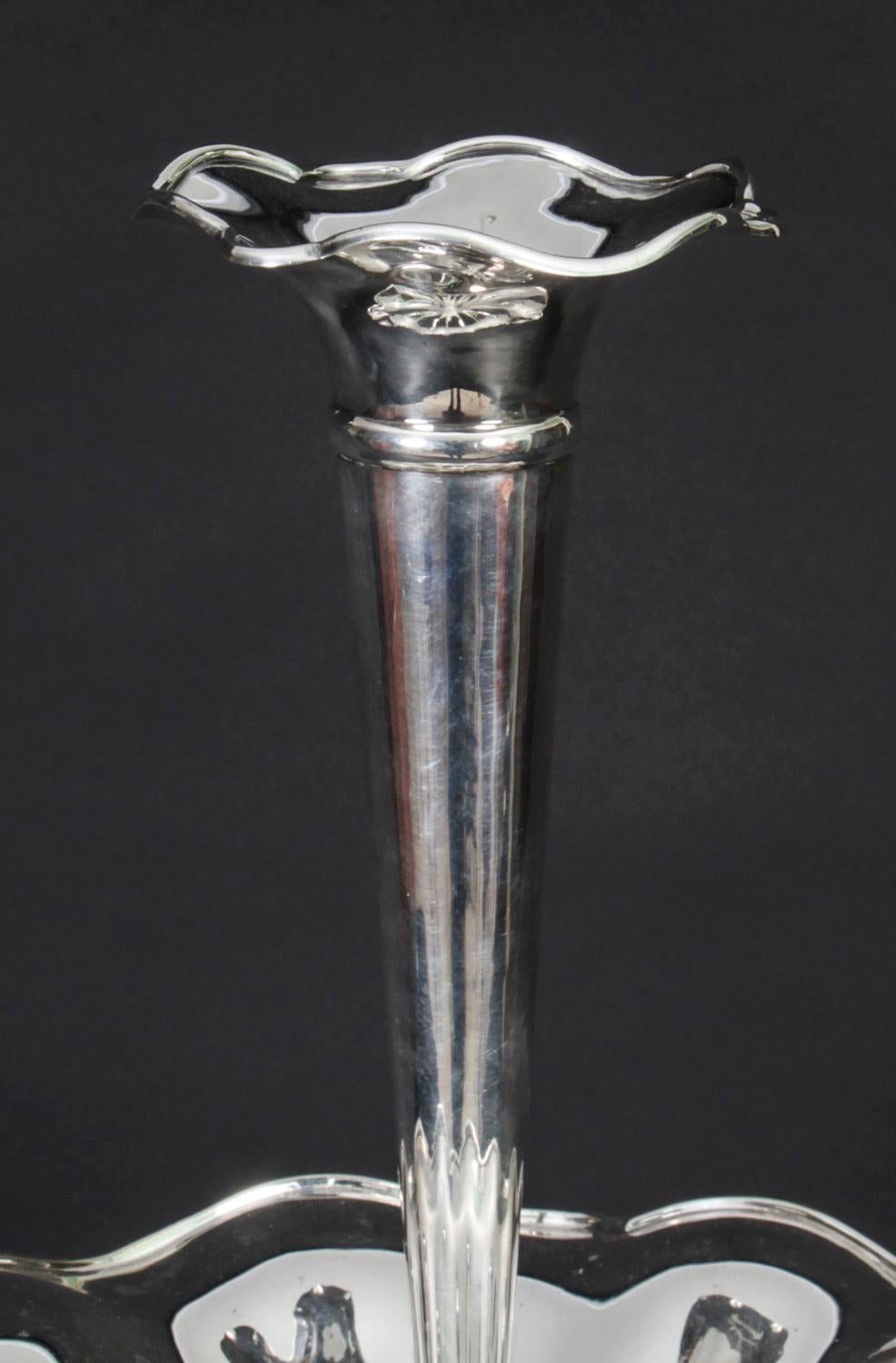 Antique Victorian Silverplate Centrepiece James Deakin 19th Century In Good Condition For Sale In London, GB