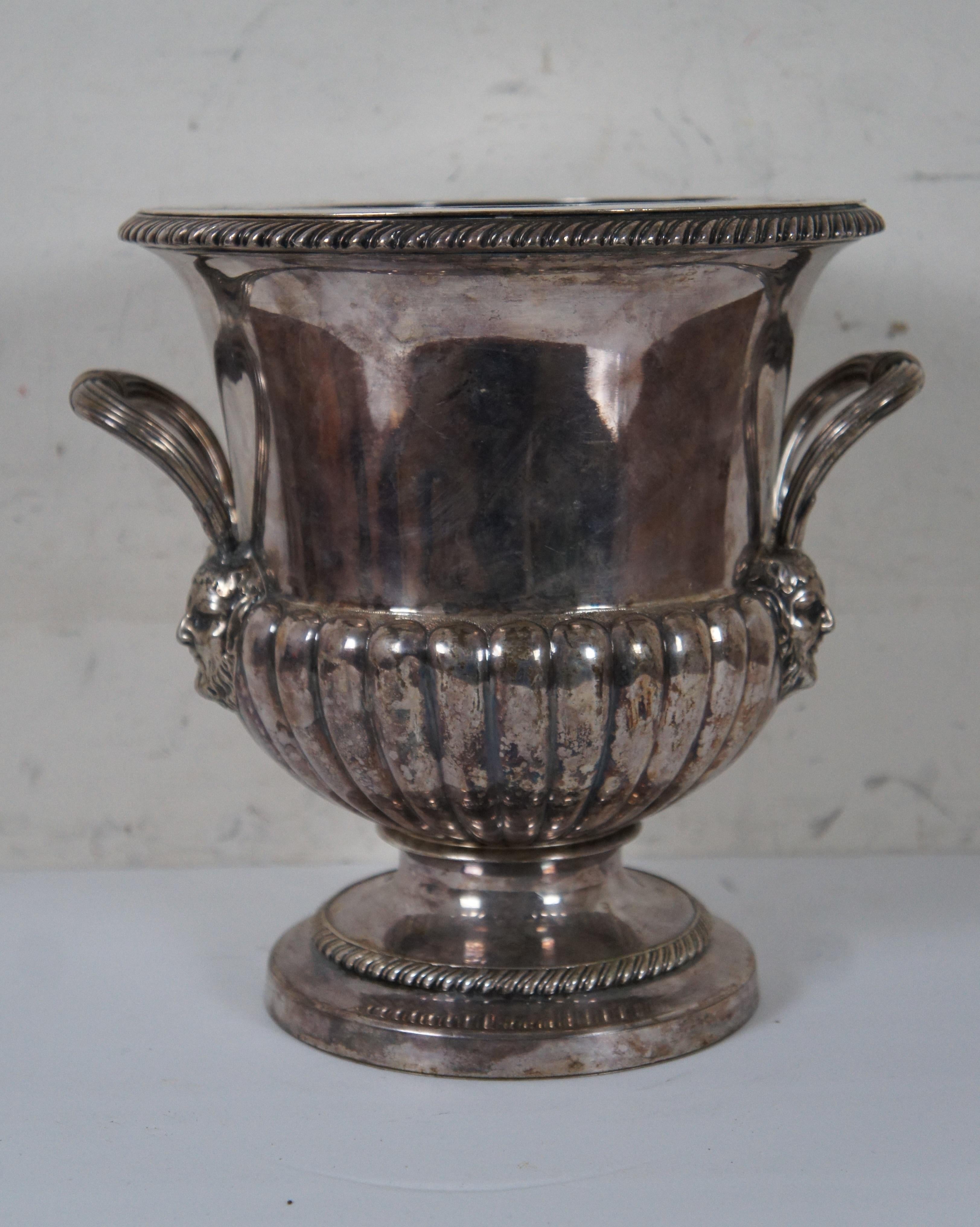 Antique seau à vin et rafraîchisseur en métal argenté victorien avec urne à glace et Bacchus en vente 2