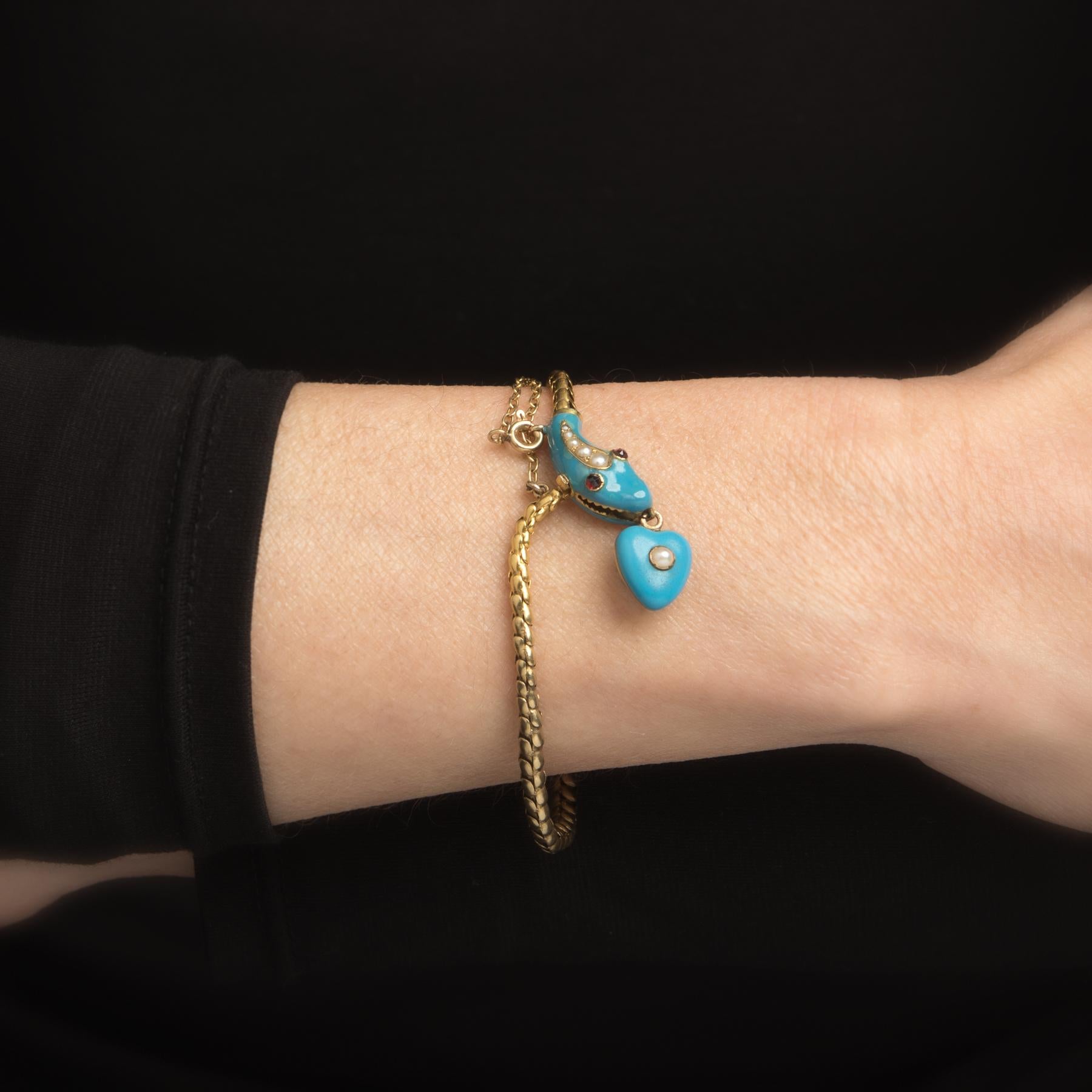 Bracelet serpent ancien victorien en or 18 carats, émail bleu, grenats et perles Pour femmes en vente