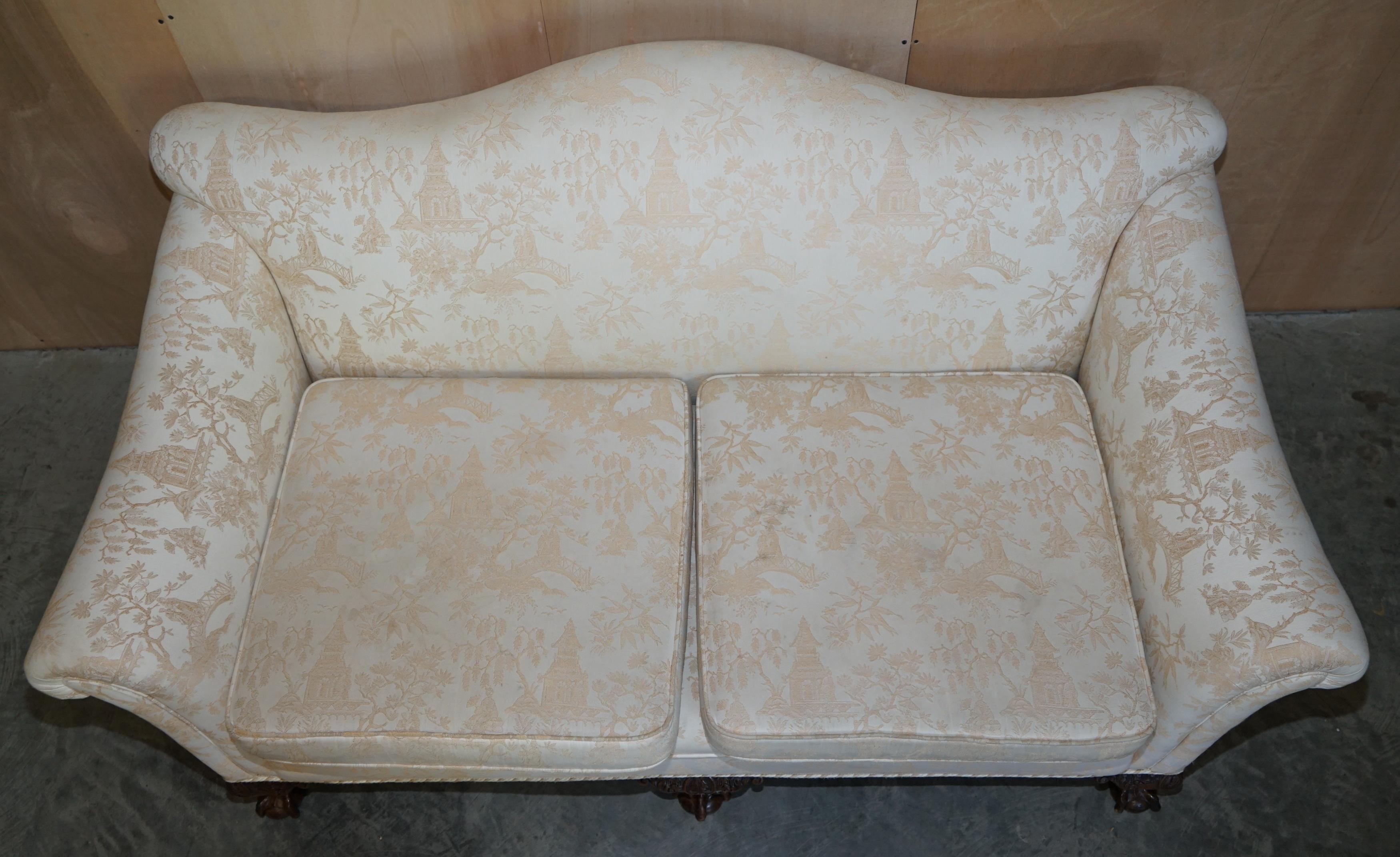Antikes viktorianisches Sofa und Sessel Suite mit Chinoiserie-Polsterung, Klauen- und Kugelfüßen im Angebot 11