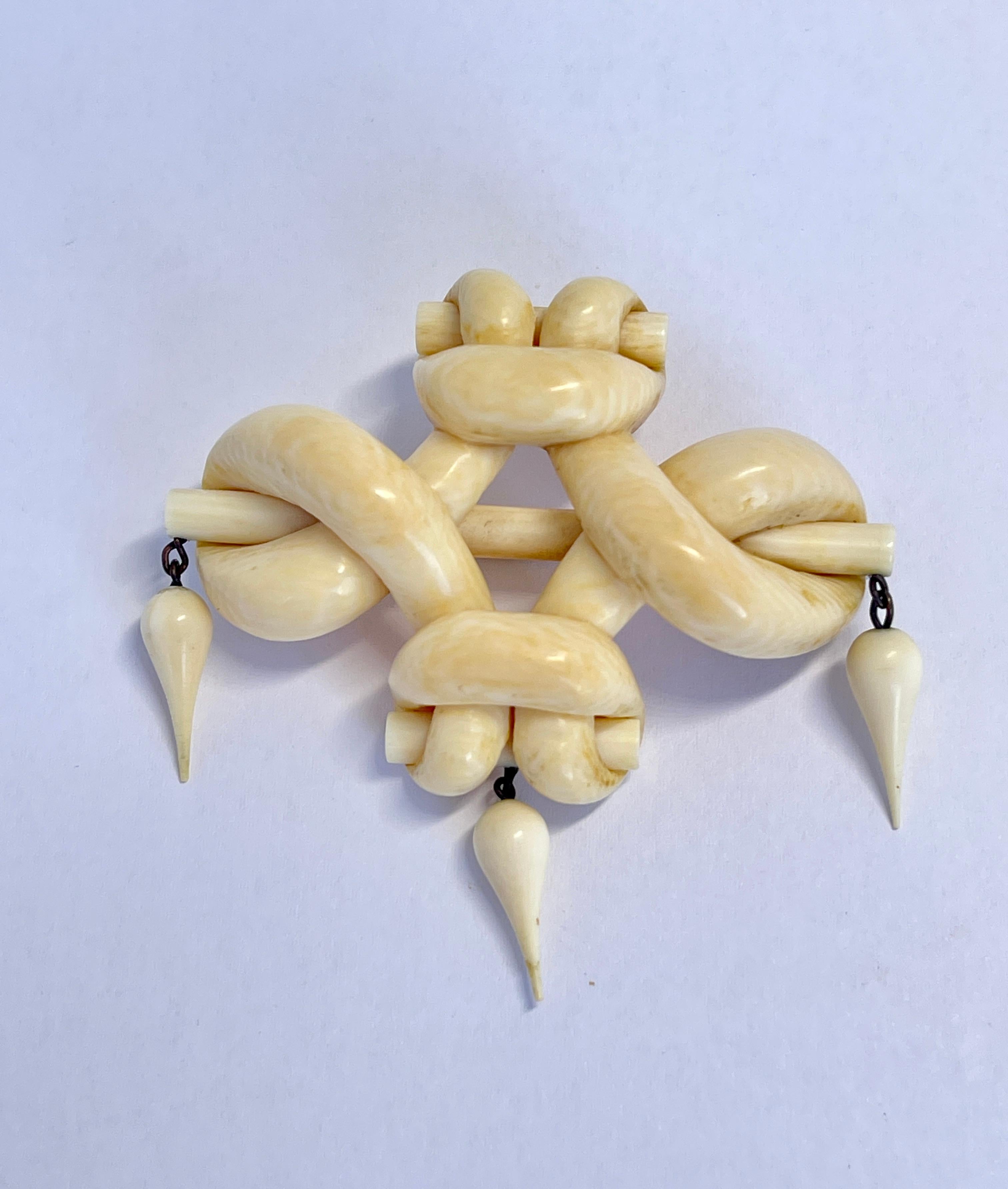 Late Victorian Antique Victorian Solid Carved Ivory Lovers Knot Brooch c1890s in Fitted Box