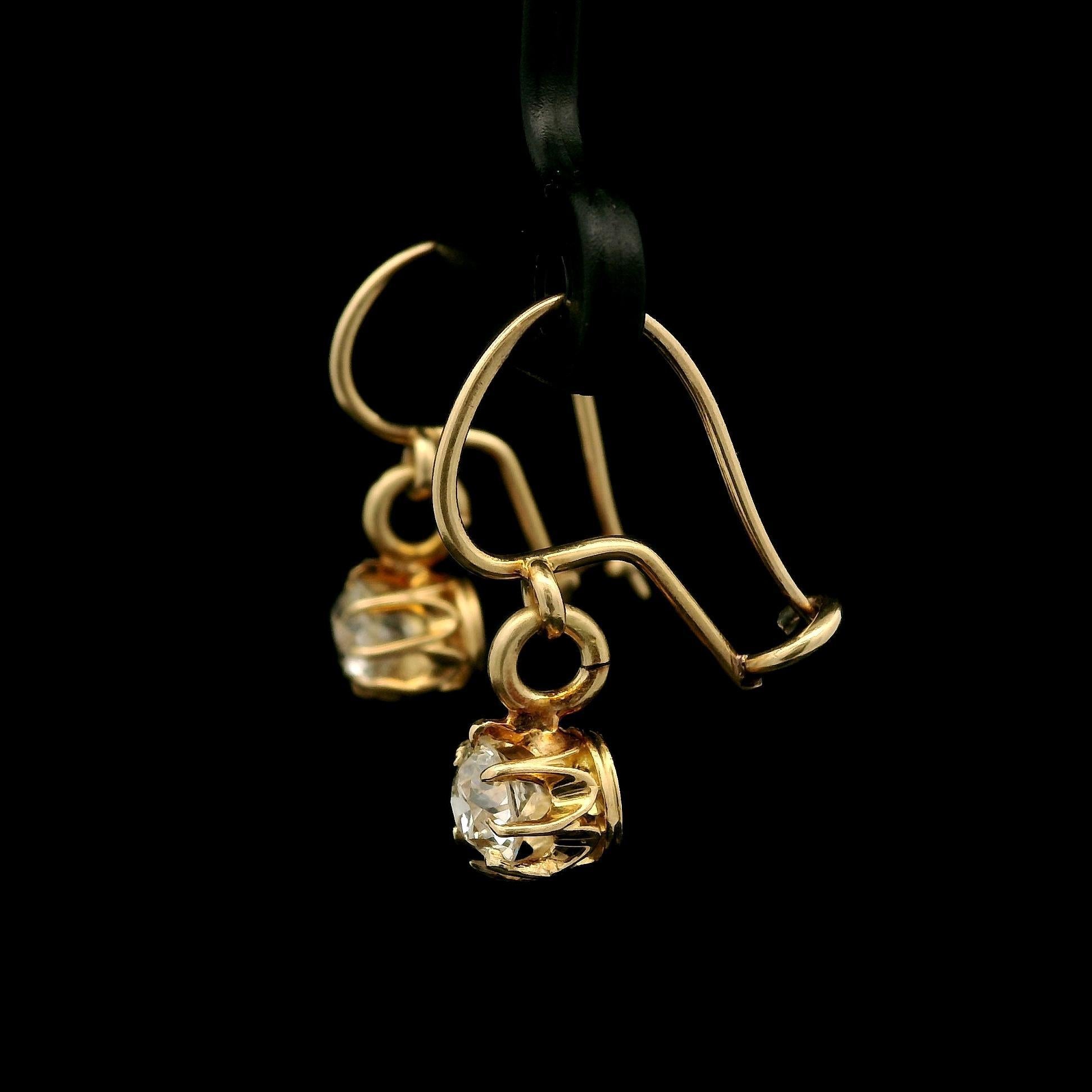 Vittoriano Orecchini a goccia in oro massiccio vittoriano Buttercup Old Mine Cut con diamanti in vendita