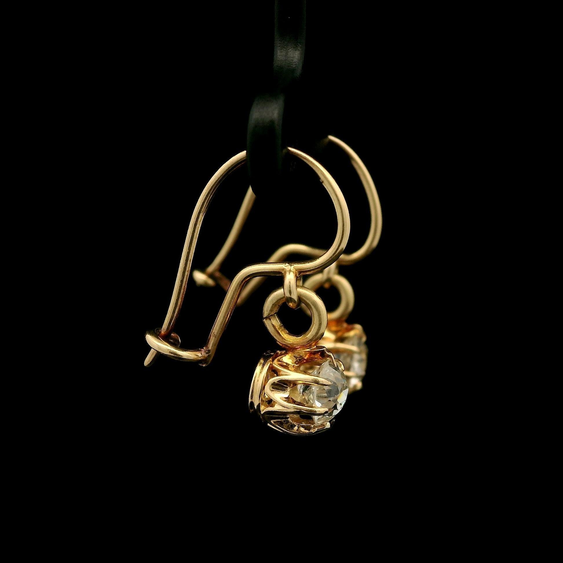 Taglio vecchia miniera Orecchini a goccia in oro massiccio vittoriano Buttercup Old Mine Cut con diamanti in vendita