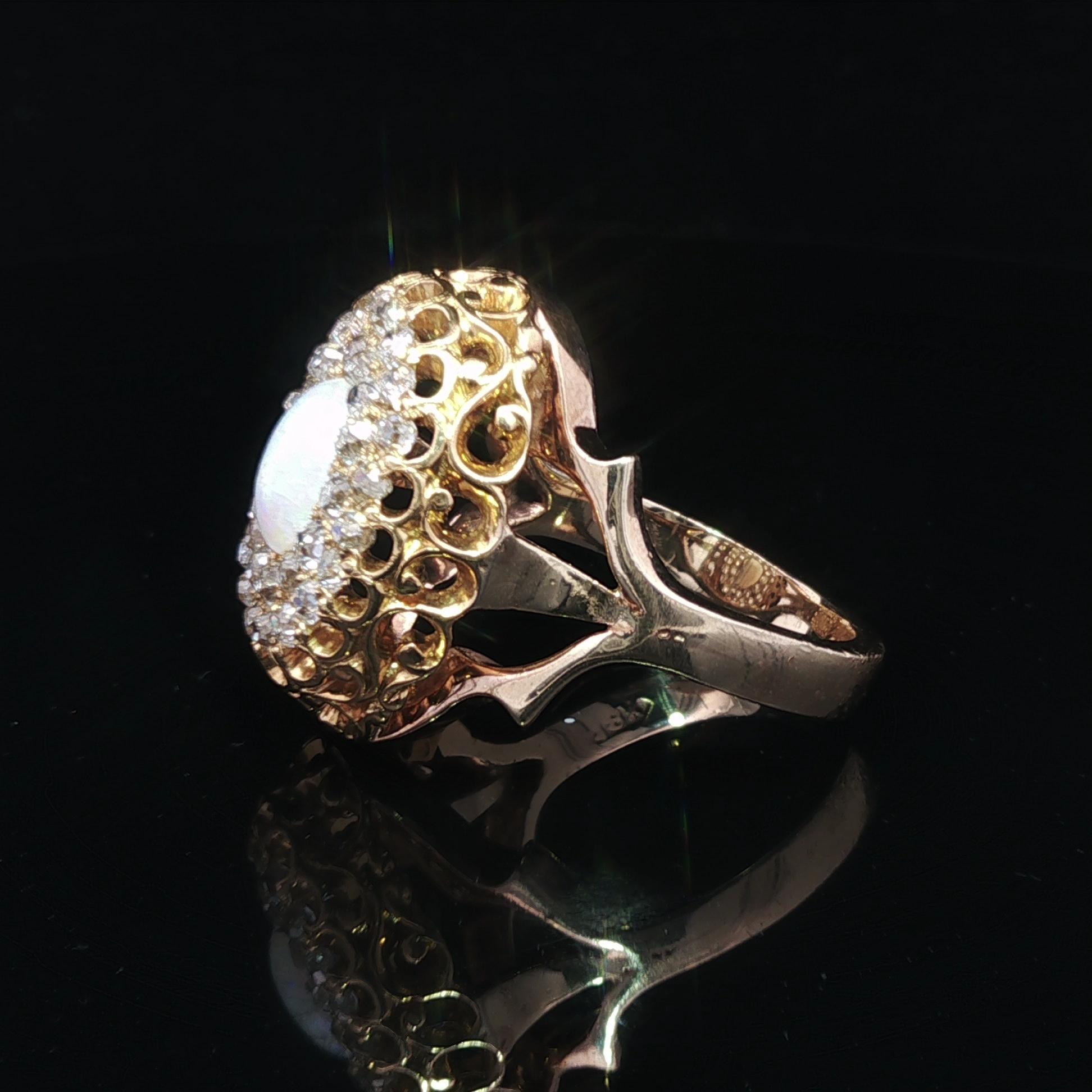 Antique Victorian Solid Gold Opal and Old Mine Cut Diamond Large Ring im Angebot 4