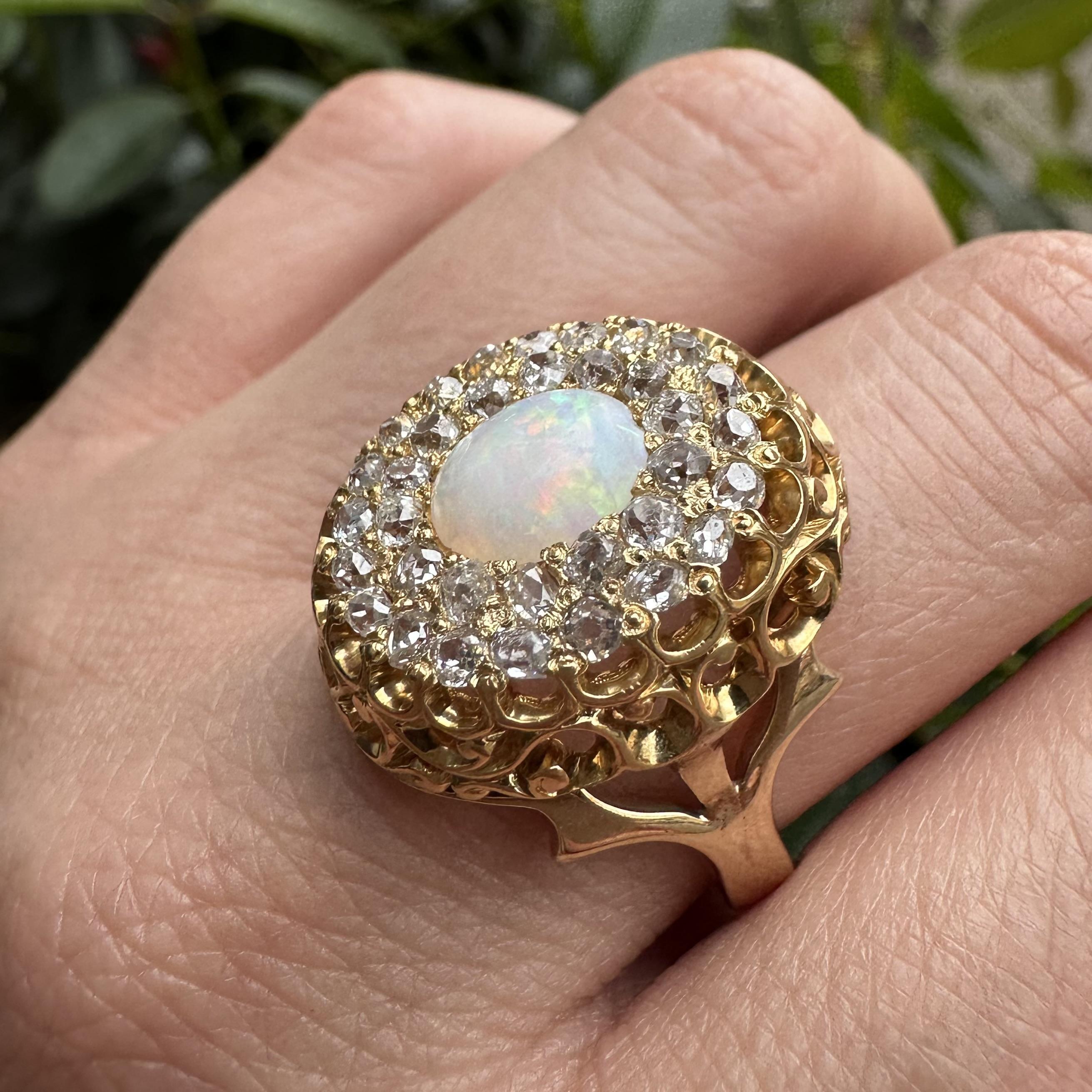 Antique Victorian Solid Gold Opal and Old Mine Cut Diamond Large Ring im Angebot 8
