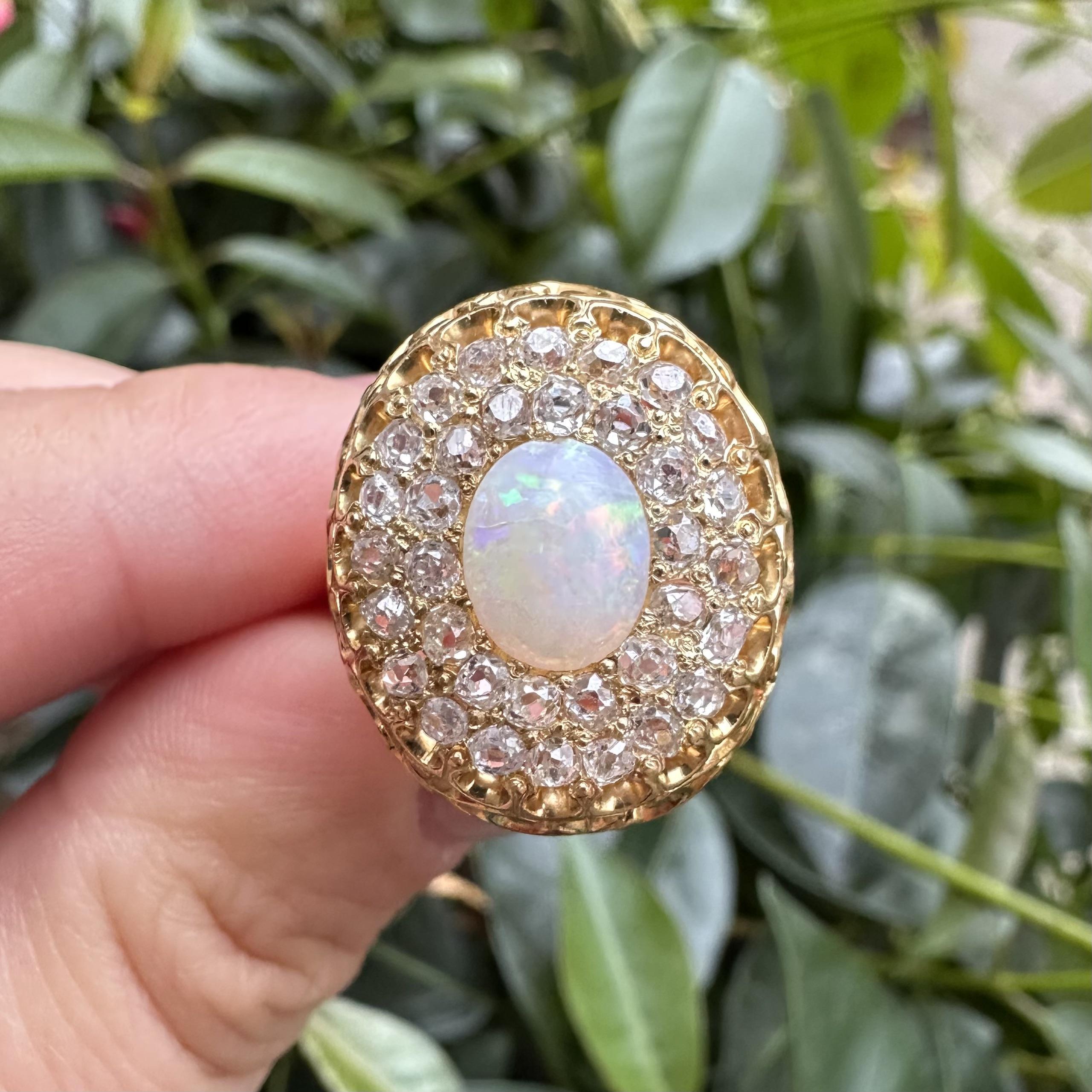 Antique Victorian Solid Gold Opal and Old Mine Cut Diamond Large Ring im Angebot 9