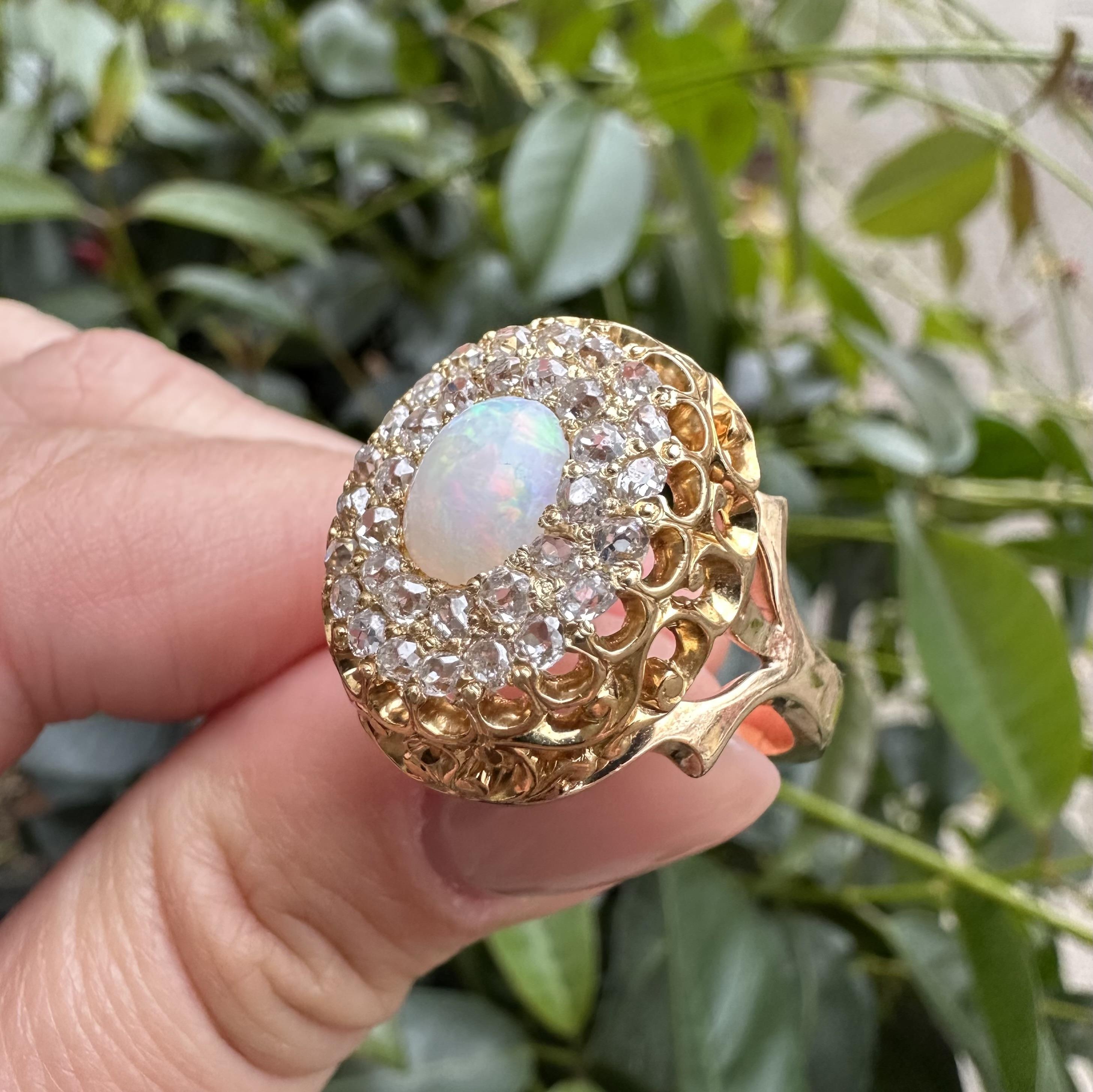 Antique Victorian Solid Gold Opal and Old Mine Cut Diamond Large Ring im Angebot 10