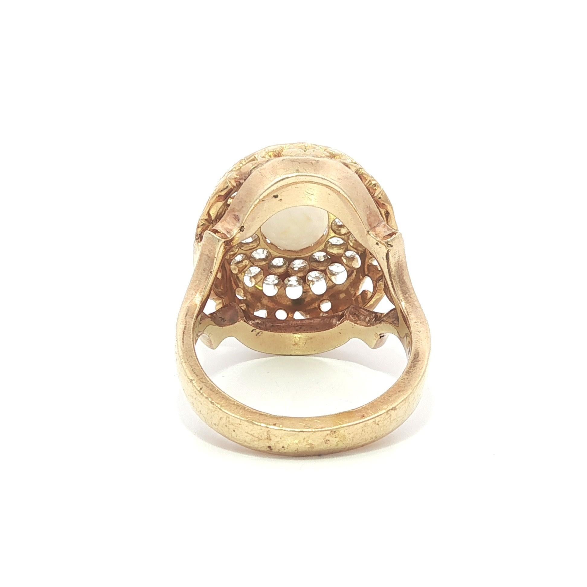 Antique Victorian Solid Gold Opal and Old Mine Cut Diamond Large Ring im Zustand „Gut“ im Angebot in Montclair, NJ