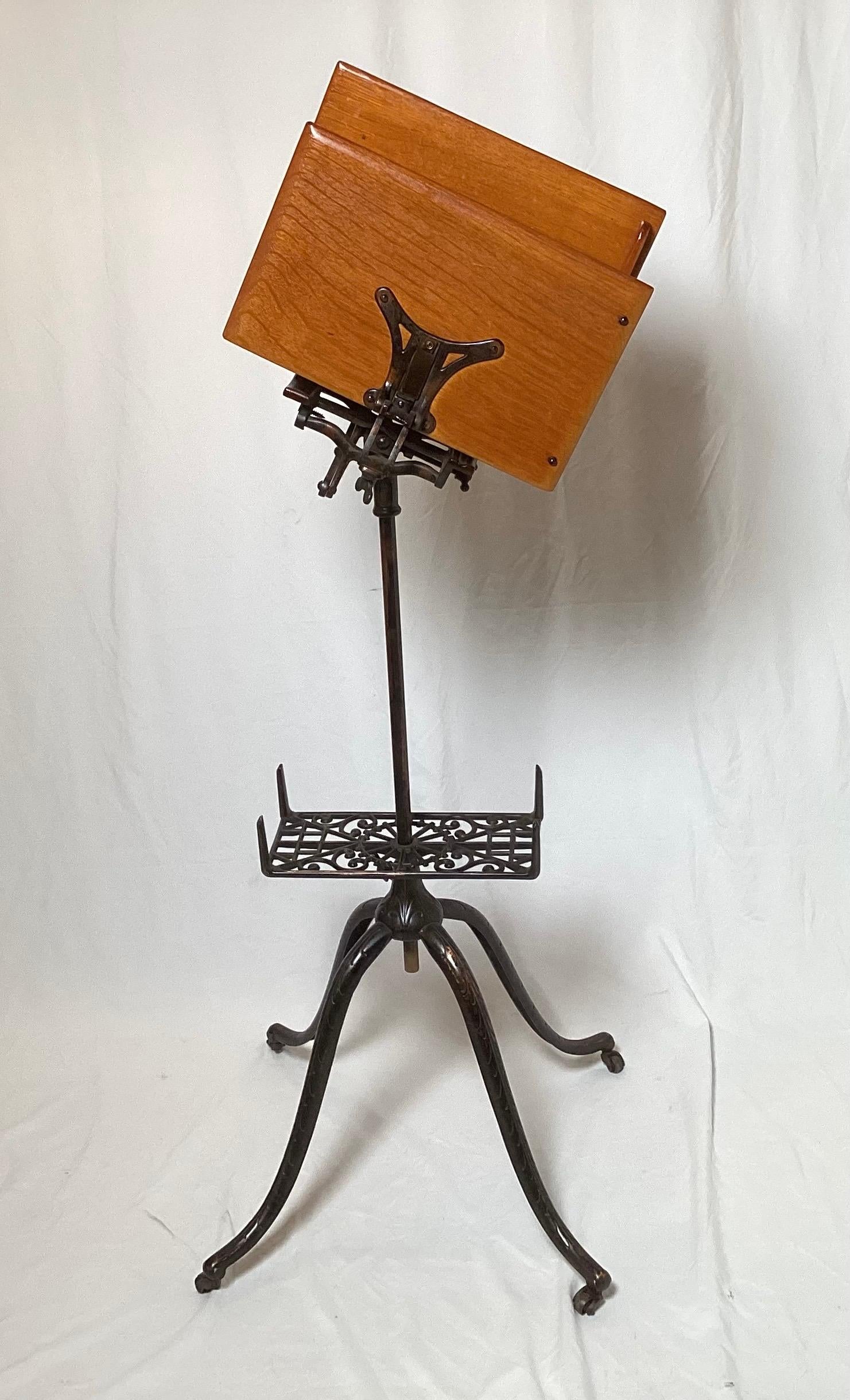 Américain Ancien support de bibliothèque victorien en chêne massif et en fonte en vente