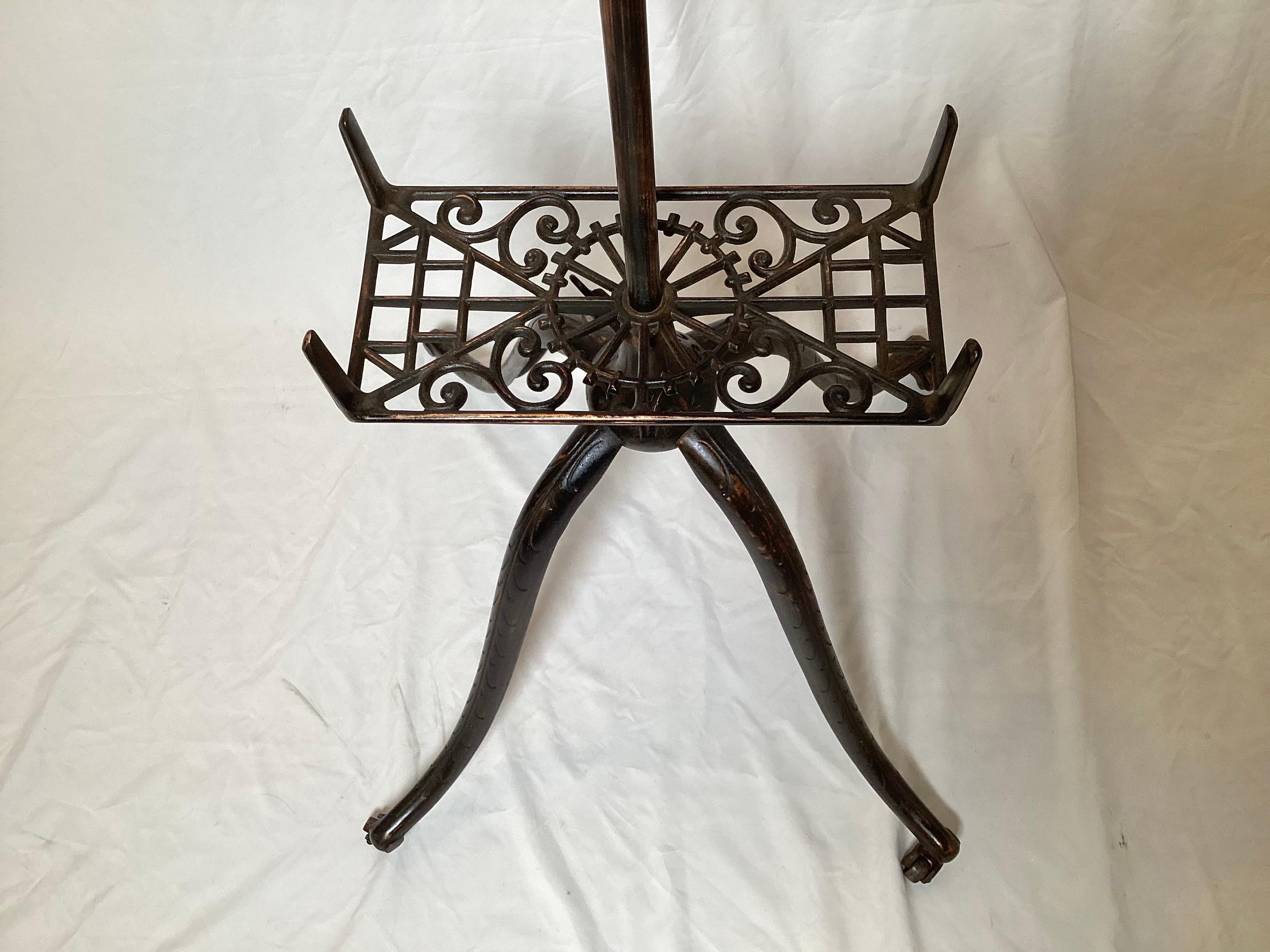 Fer forgé Ancien support de bibliothèque victorien en chêne massif et en fonte en vente