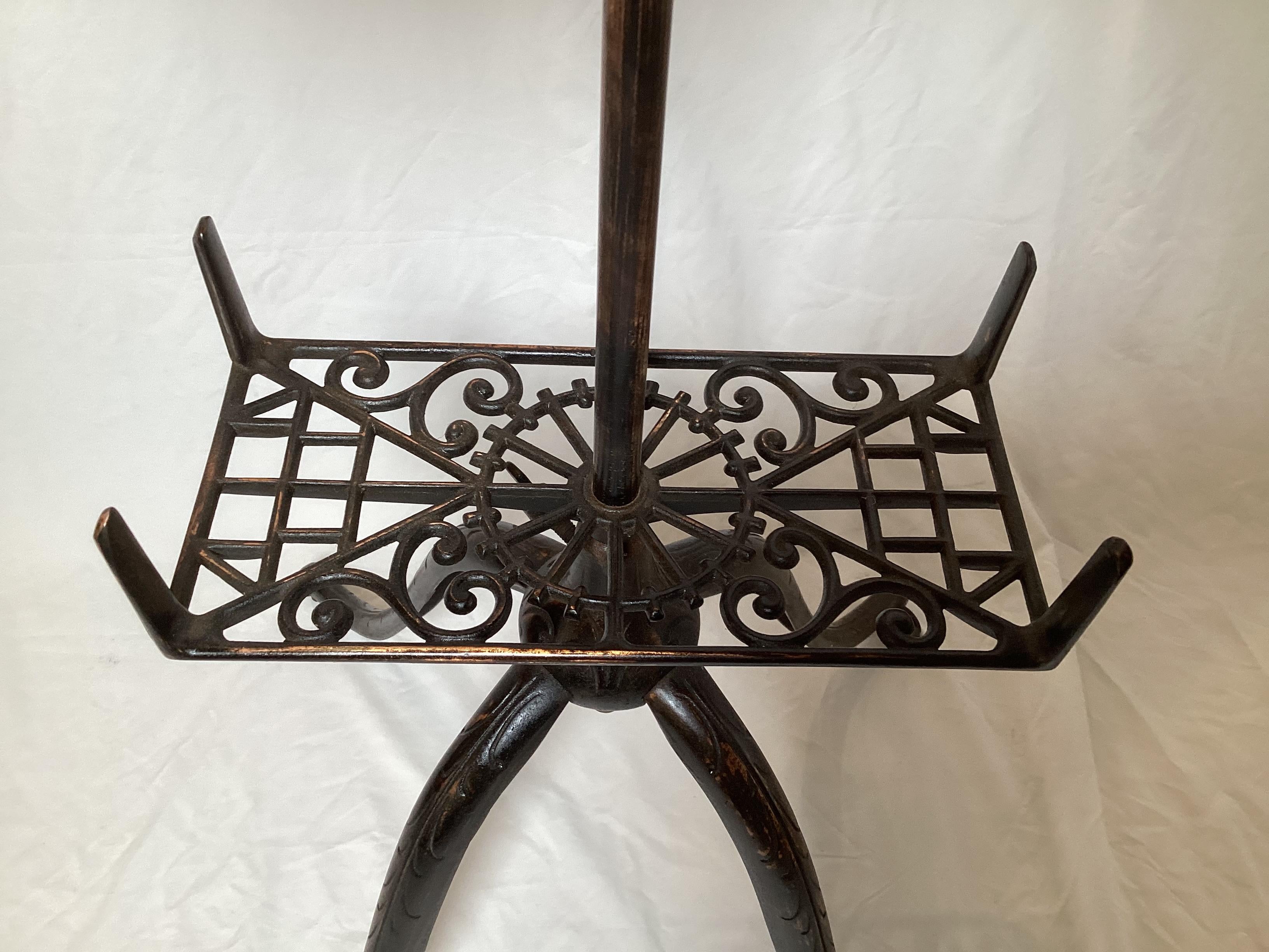 Ancien support de bibliothèque victorien en chêne massif et en fonte en vente 2