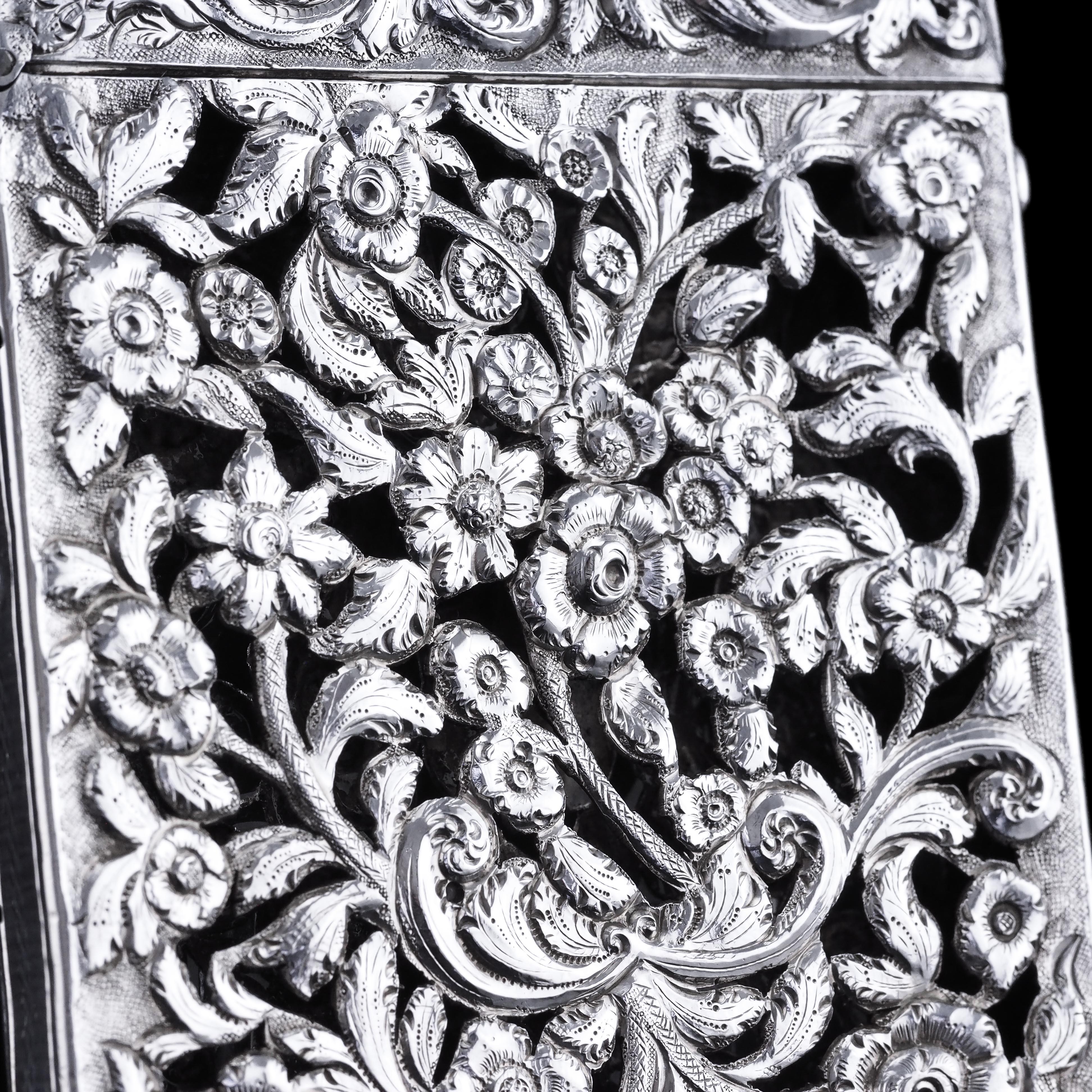 Antikes viktorianisches Kartenetui aus massivem Silber mit floralem, ziseliertem Motiv im Angebot 4