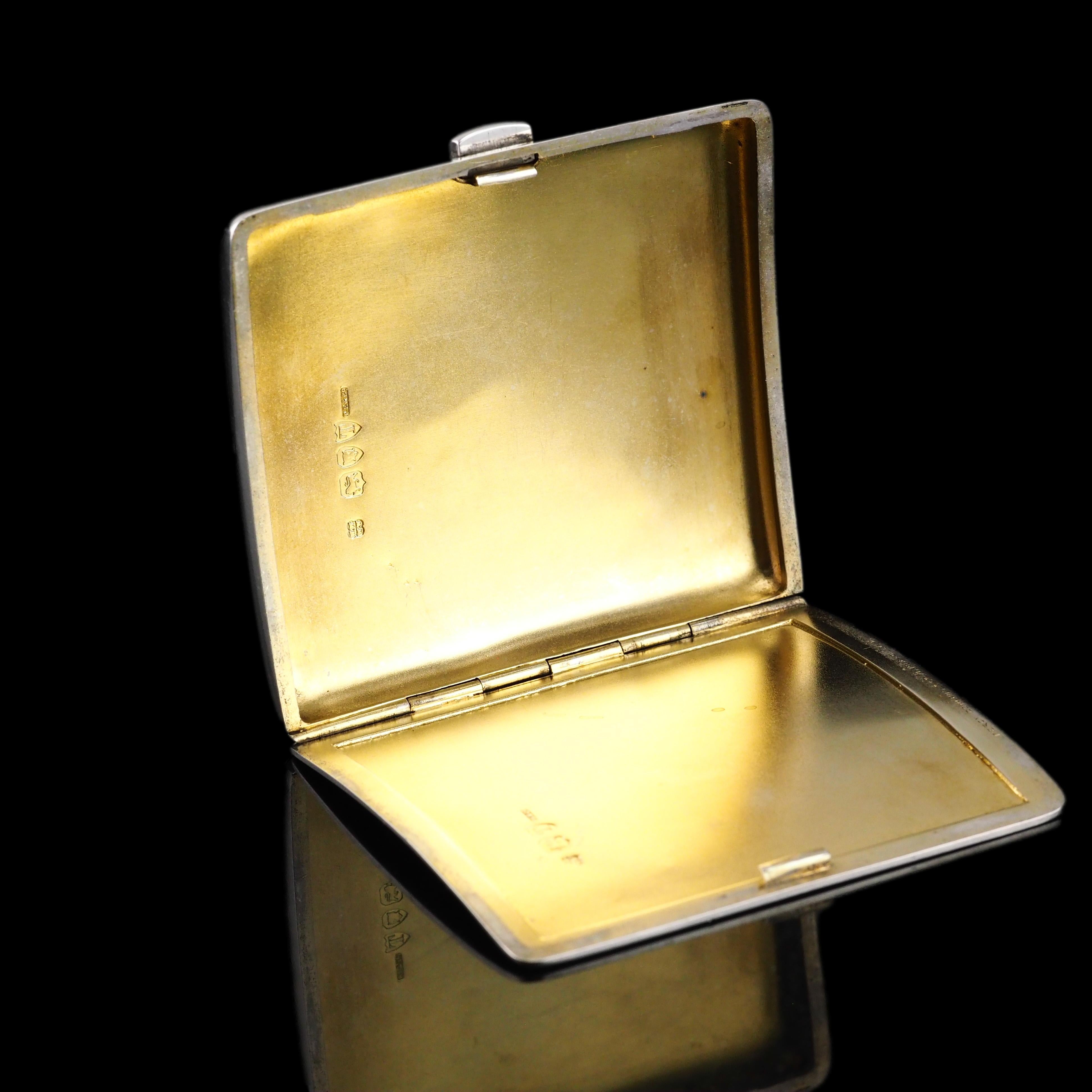 Antique Victorian Solid Silver Cigarette Case Curved & Crested - London 1894 For Sale 9