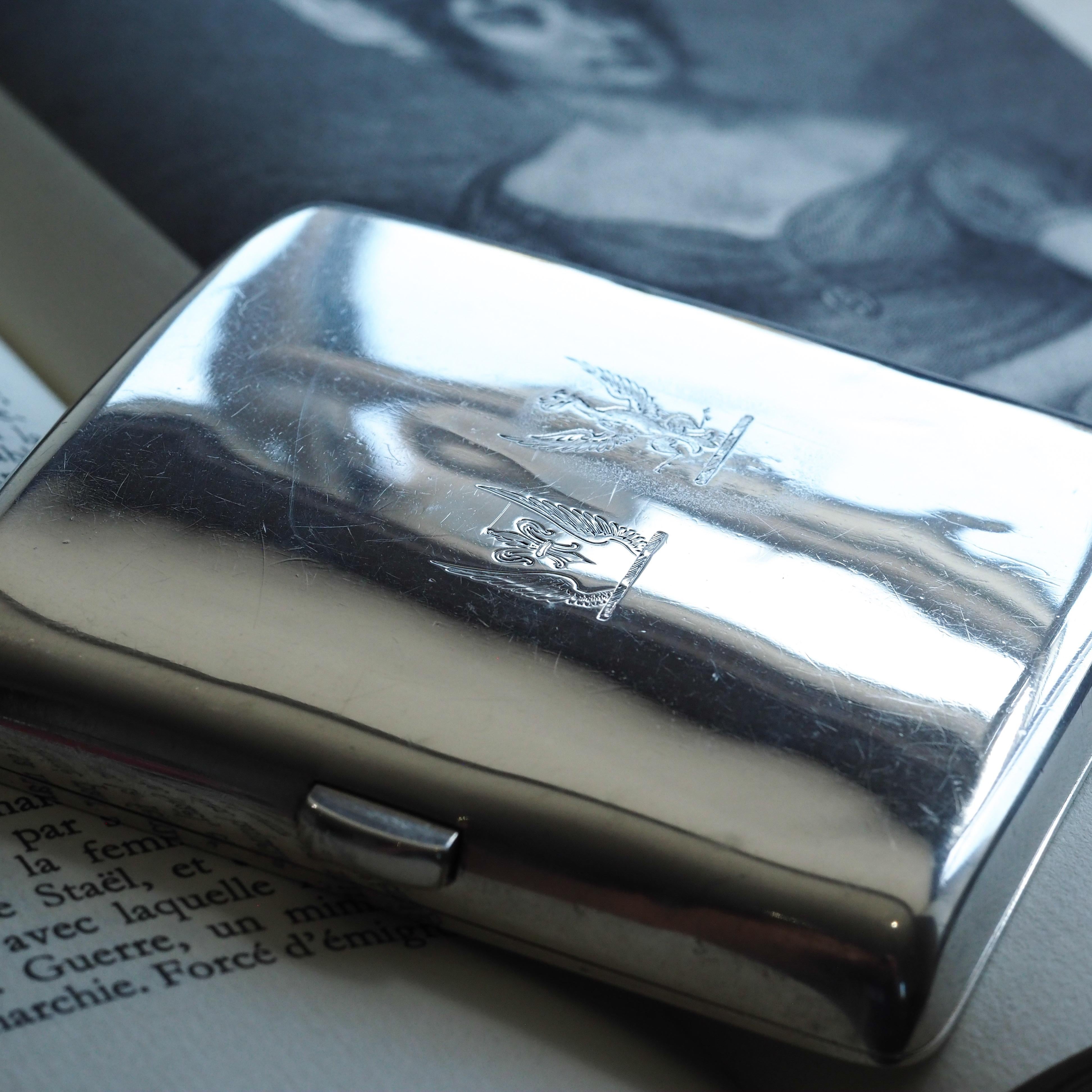 Antique Victorian Solid Silver Cigarette Case Curved & Crested - London 1894 For Sale 2