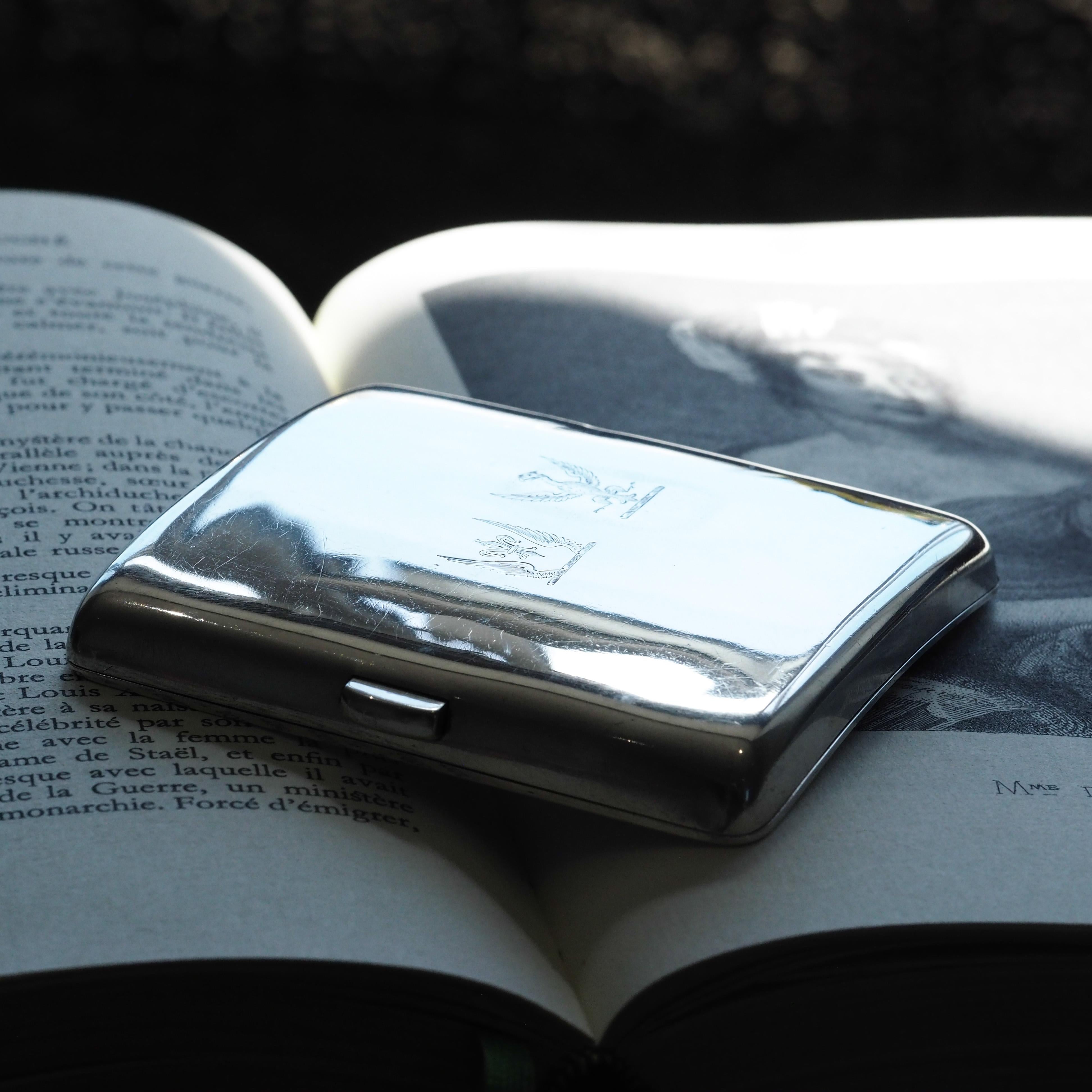 Antique Victorian Solid Silver Cigarette Case Curved & Crested - London 1894 For Sale 3
