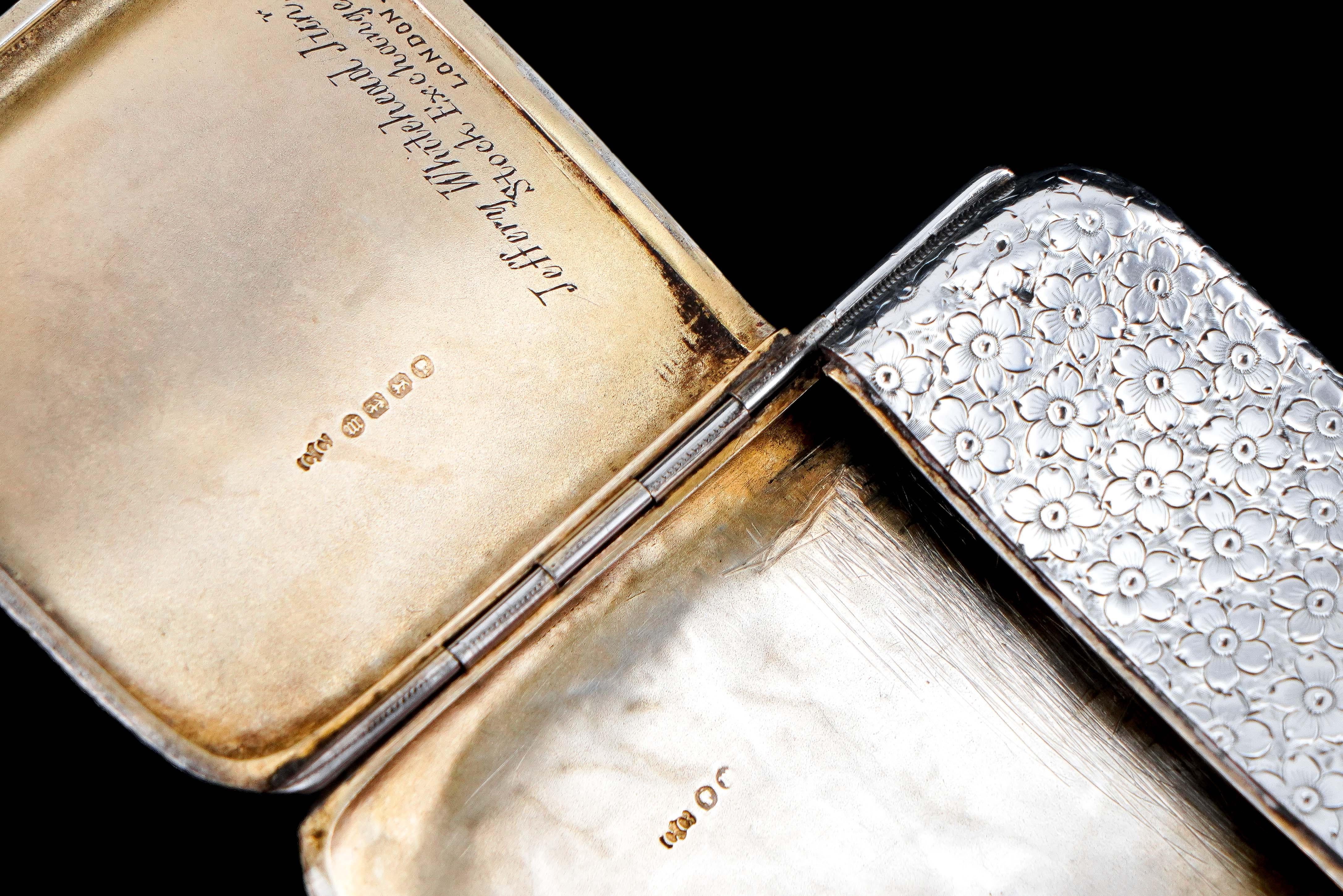 Antique Victorian Solid Silver Cigarette Case with Unusual Opening - 1886 im Angebot 2