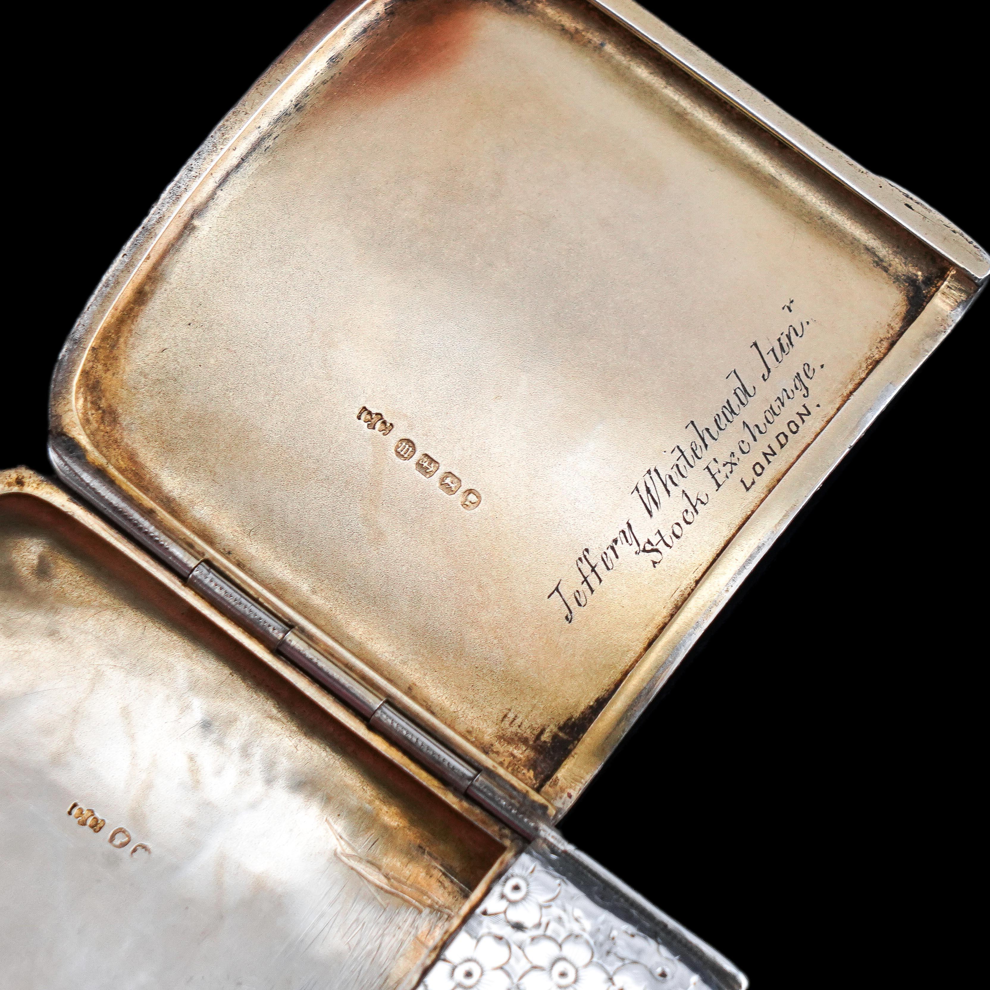 Antique Victorian Solid Silver Cigarette Case with Unusual Opening - 1886 im Angebot 3