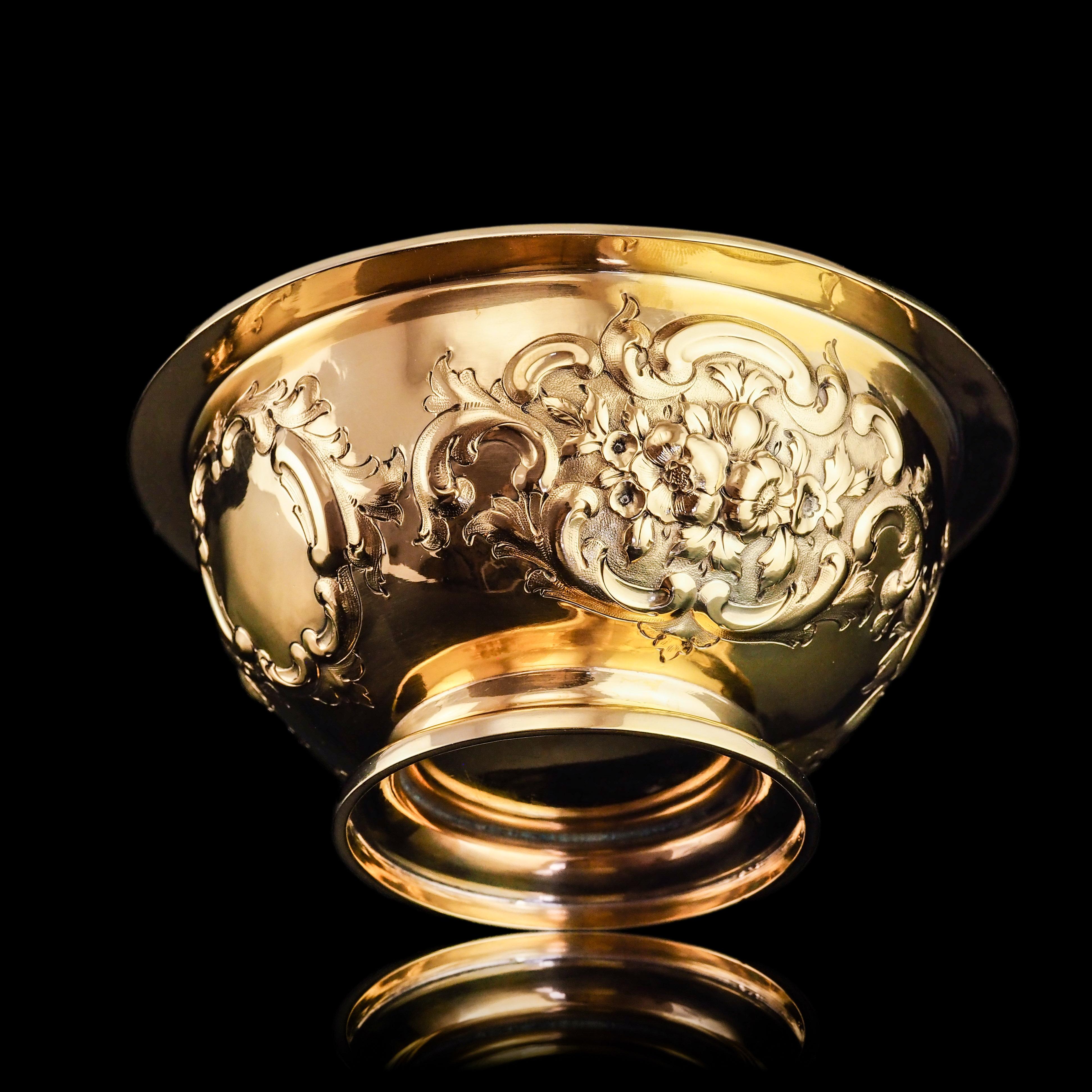 Antike viktorianische Schale aus massivem Silber, vergoldet, mit floralen Verzierungen - 1860 im Angebot 9