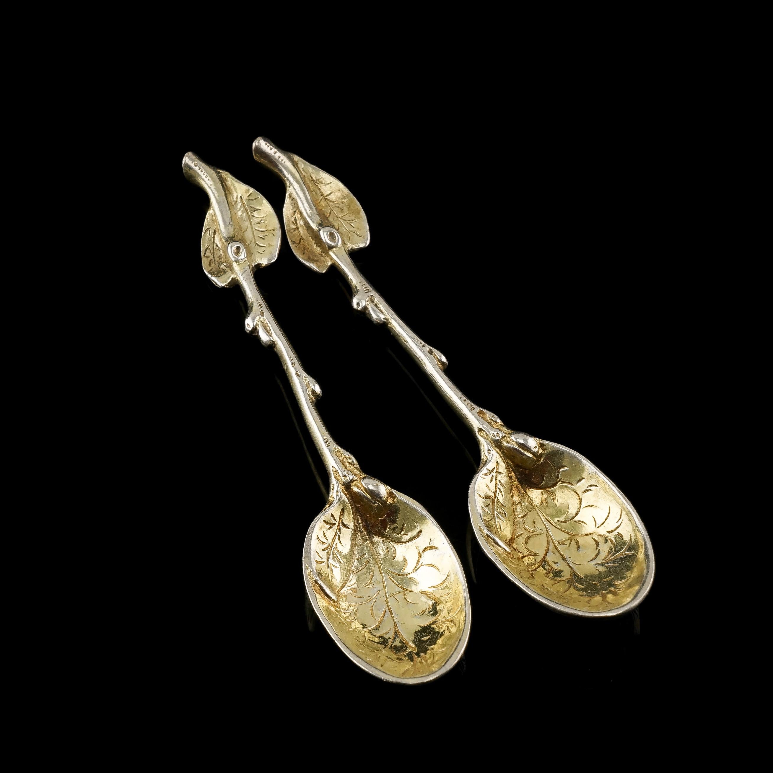 Antique Victorian Solid Silver Gilt Naturalistic Leaf Spoon Pair, 1842 In Good Condition For Sale In London, GB