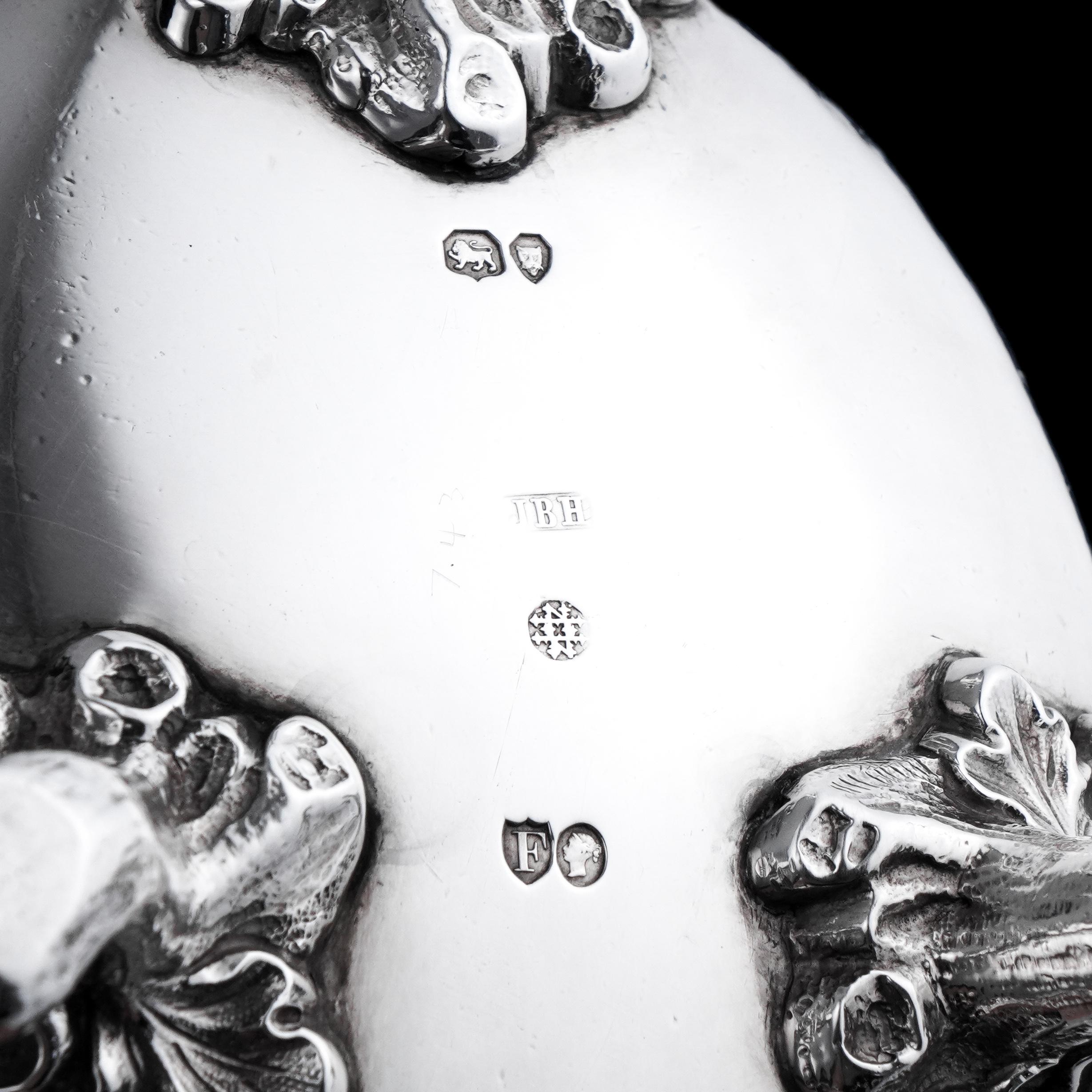 Antico Vittoriano in argento massiccio Naturalistico Sauce Boat Border Ghiandaia Londra 1881 in vendita 13