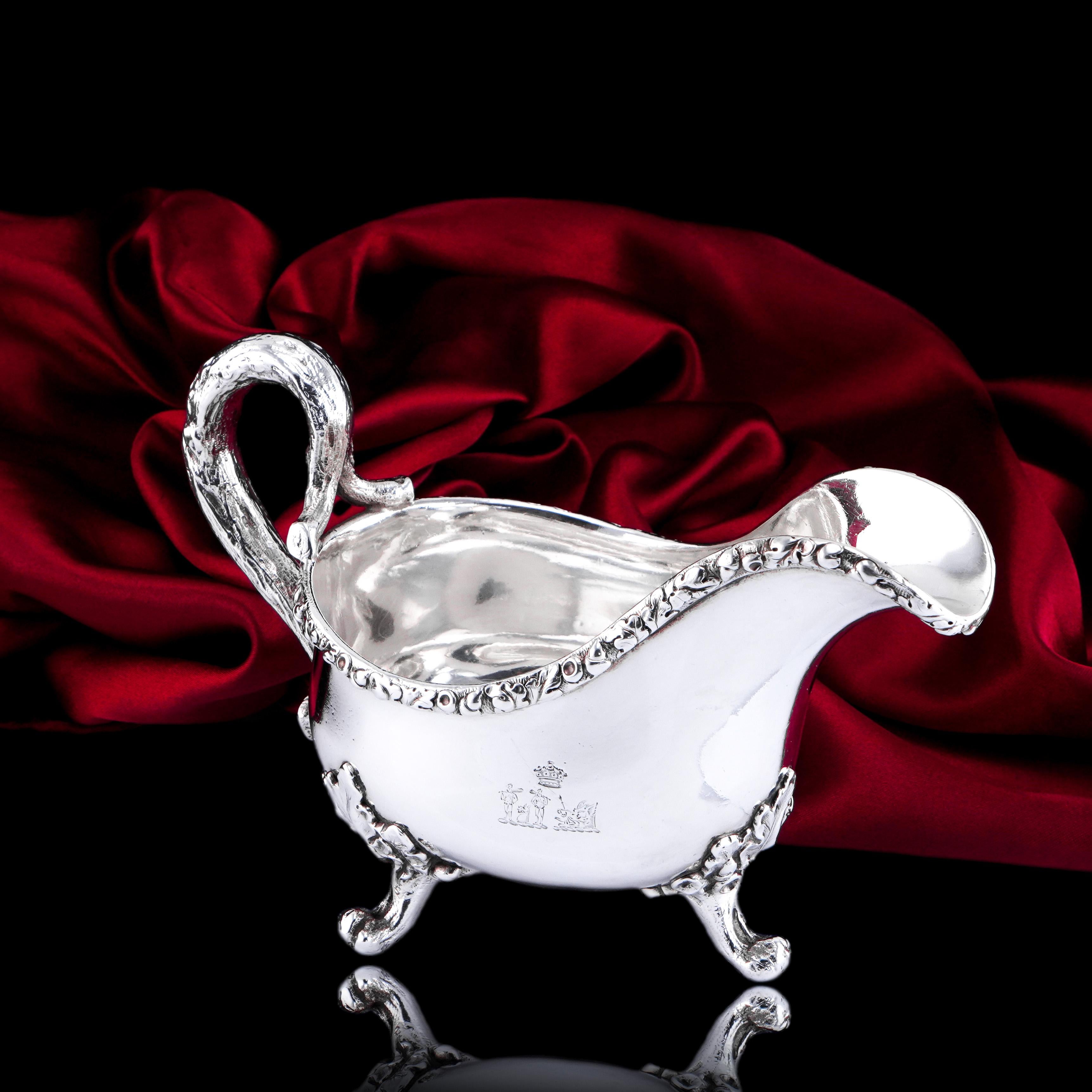 Antico Vittoriano in argento massiccio Naturalistico Sauce Boat Border Ghiandaia Londra 1881 In condizioni buone in vendita a London, GB