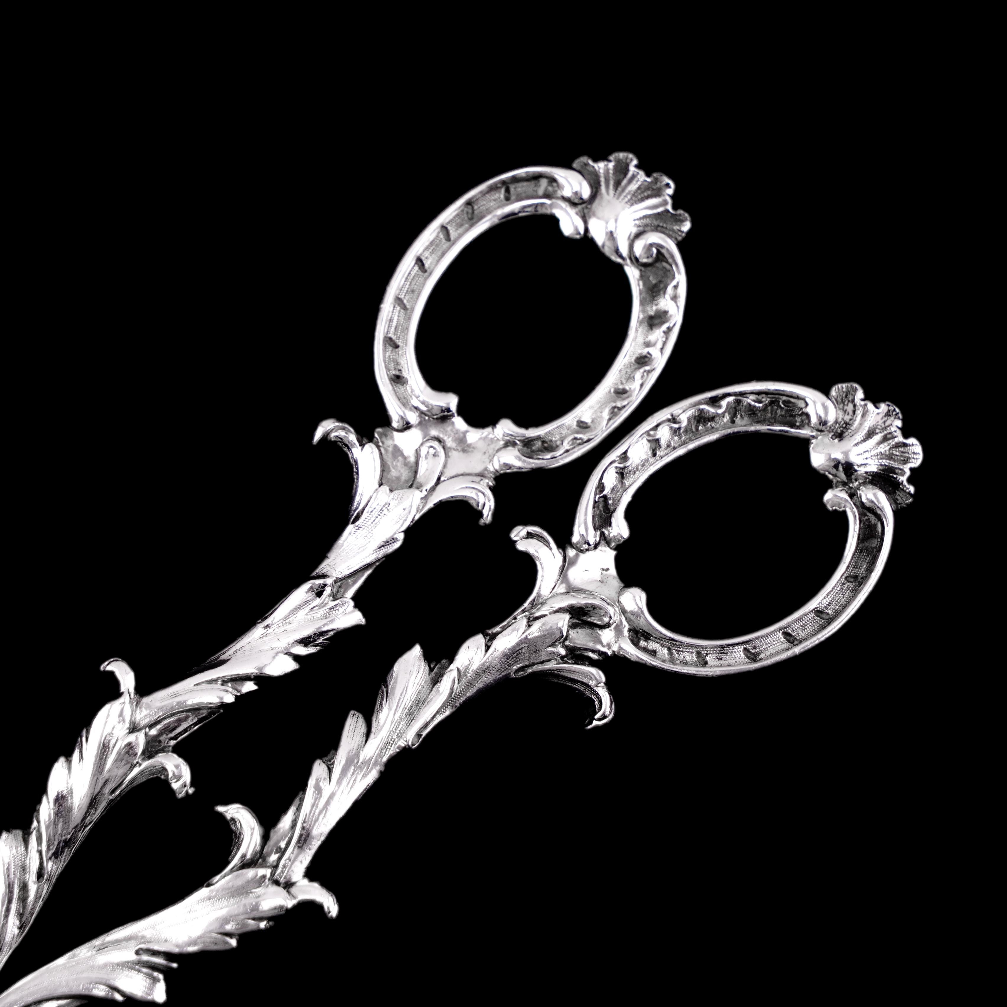 Antique Victorian Solid Silver Scissors/Grape Shears Cast Acanthus Design 1846 For Sale 3