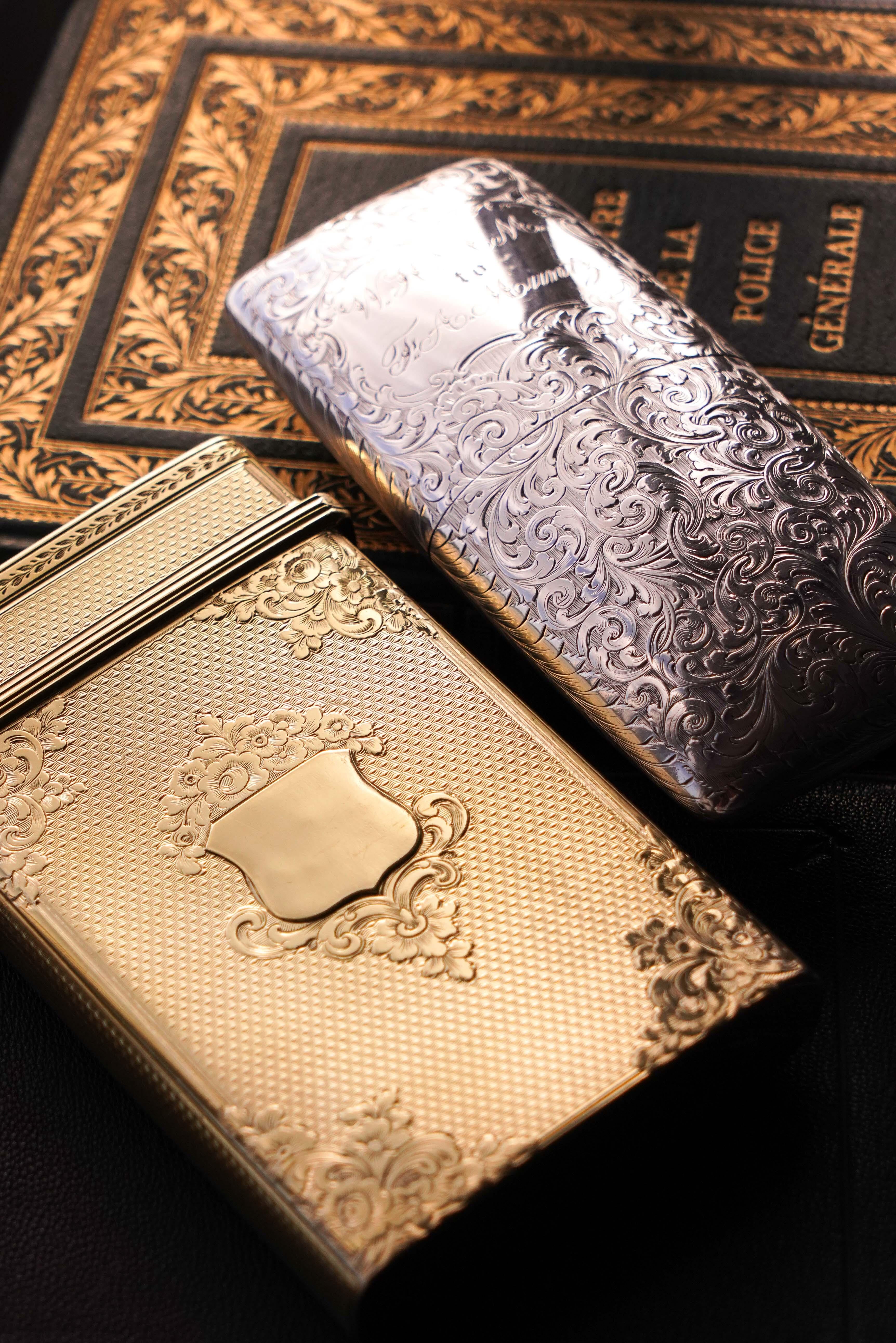 We are delighted to offer this magnificent Victorian solid silver cigar/cheroot case made by Nathaniel Mills, Birmingham 1842.

Bearing the hallmarks of Nathaniel Mills, unsurprisingly, this case is of the utmost intricacy and exemplary of the