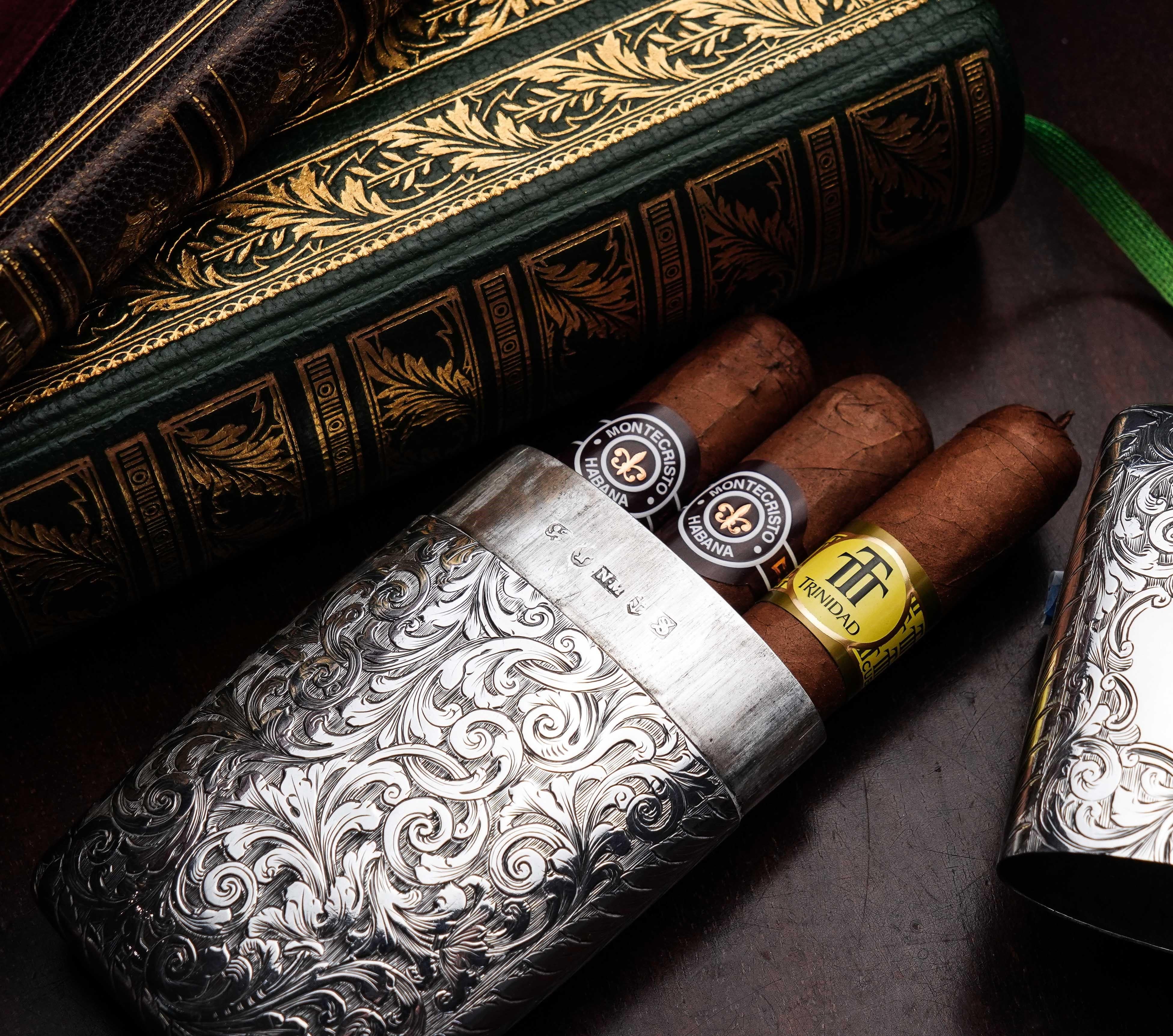 19th Century Antique Victorian Solid Sterling Silver Cigar Cheroot Case - Nathaniel Mills 184 For Sale