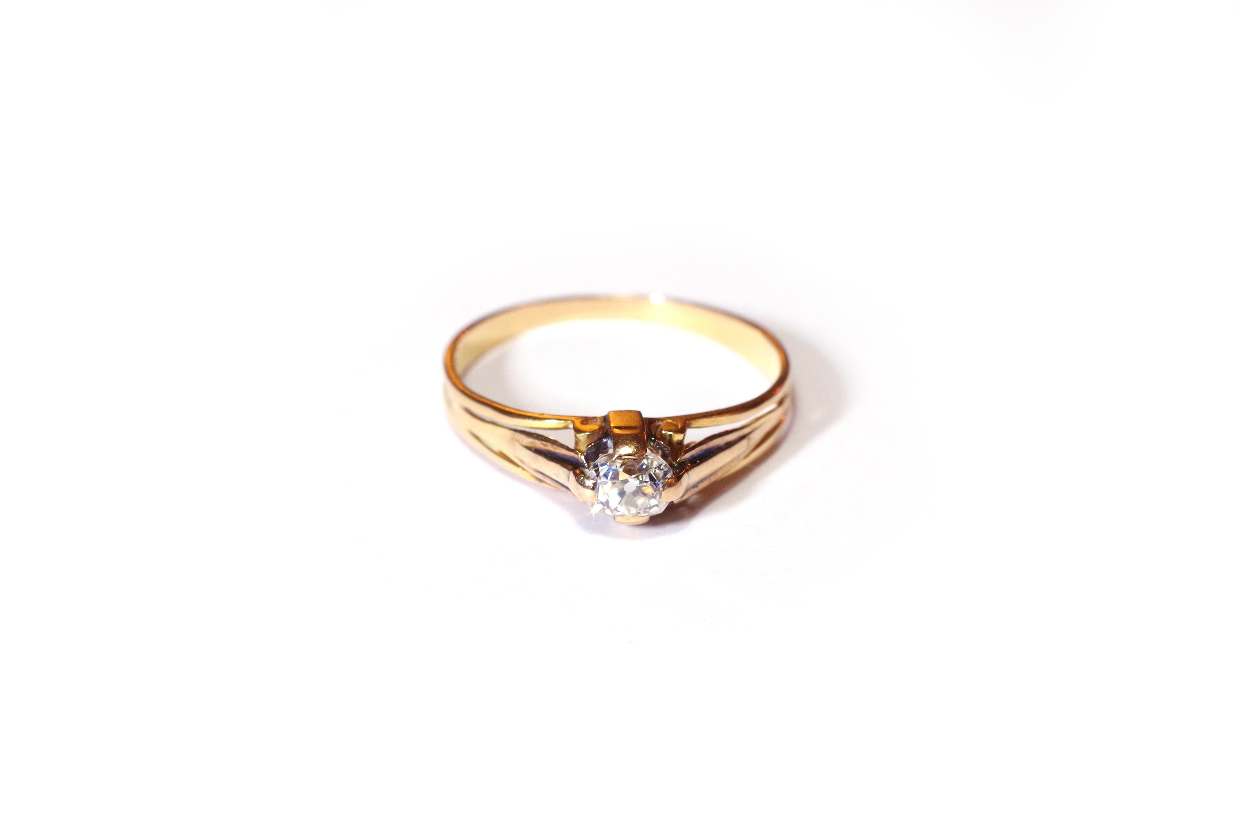 Antique Victorian Solitaire Diamond Ring in 18 Karat Pink Gold, Wedding Ring For Sale 2