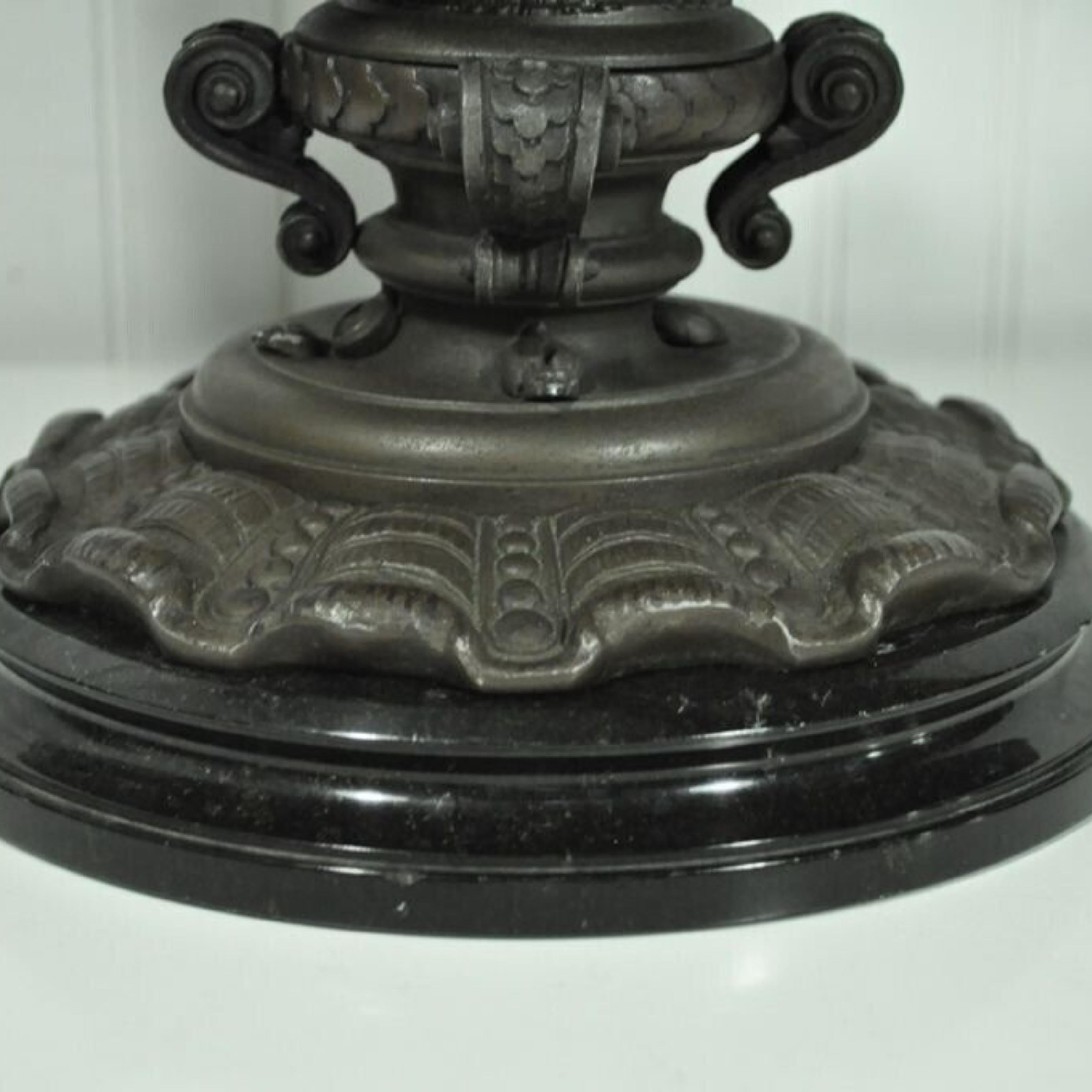Antiquité Victorienne Spelter & Marble Figural Mermaid Centerpiece Bowl Vase Epergne en vente 6