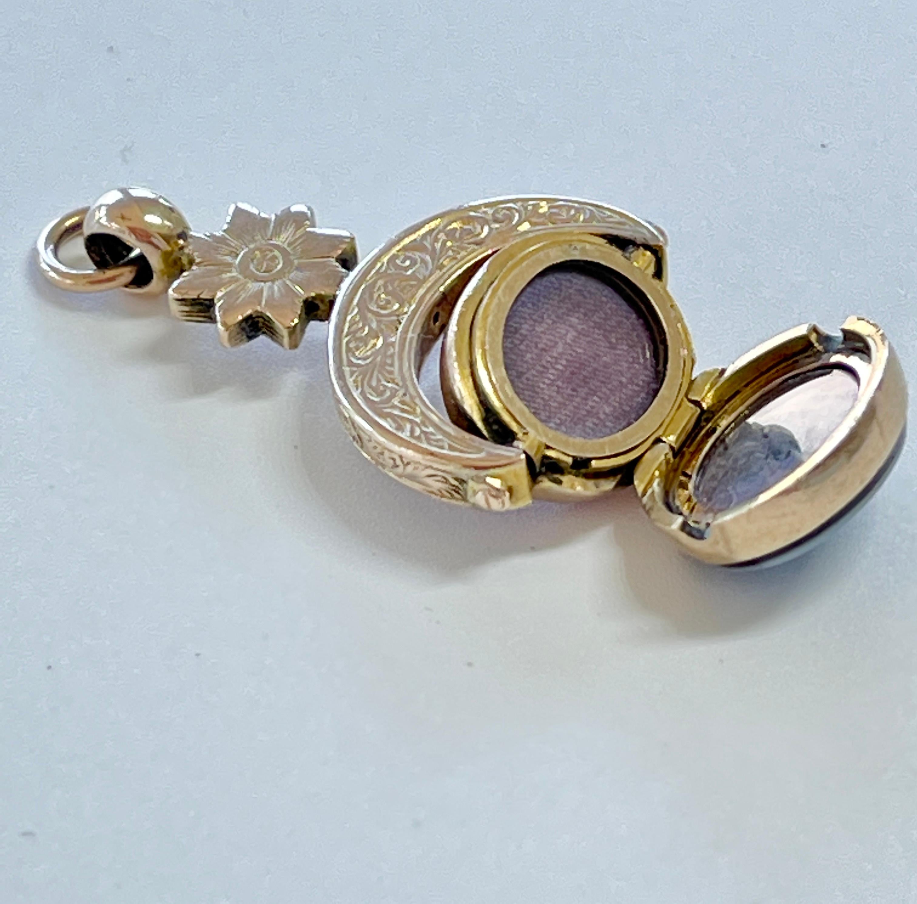 Antique Victorian Spinner Fob Photo Locket 15ct Yellow Gold c1880s Sardonyx For Sale 2