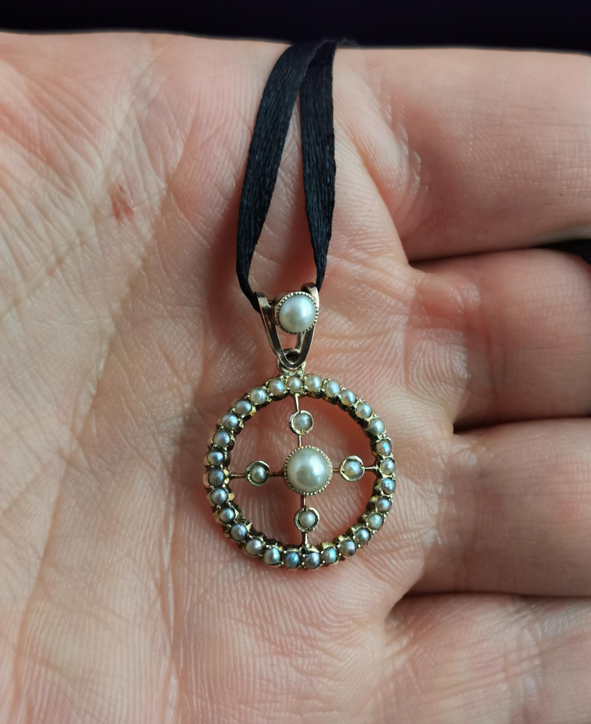 Antique Victorian Split Pearl Pendant, 9kt Gold 4