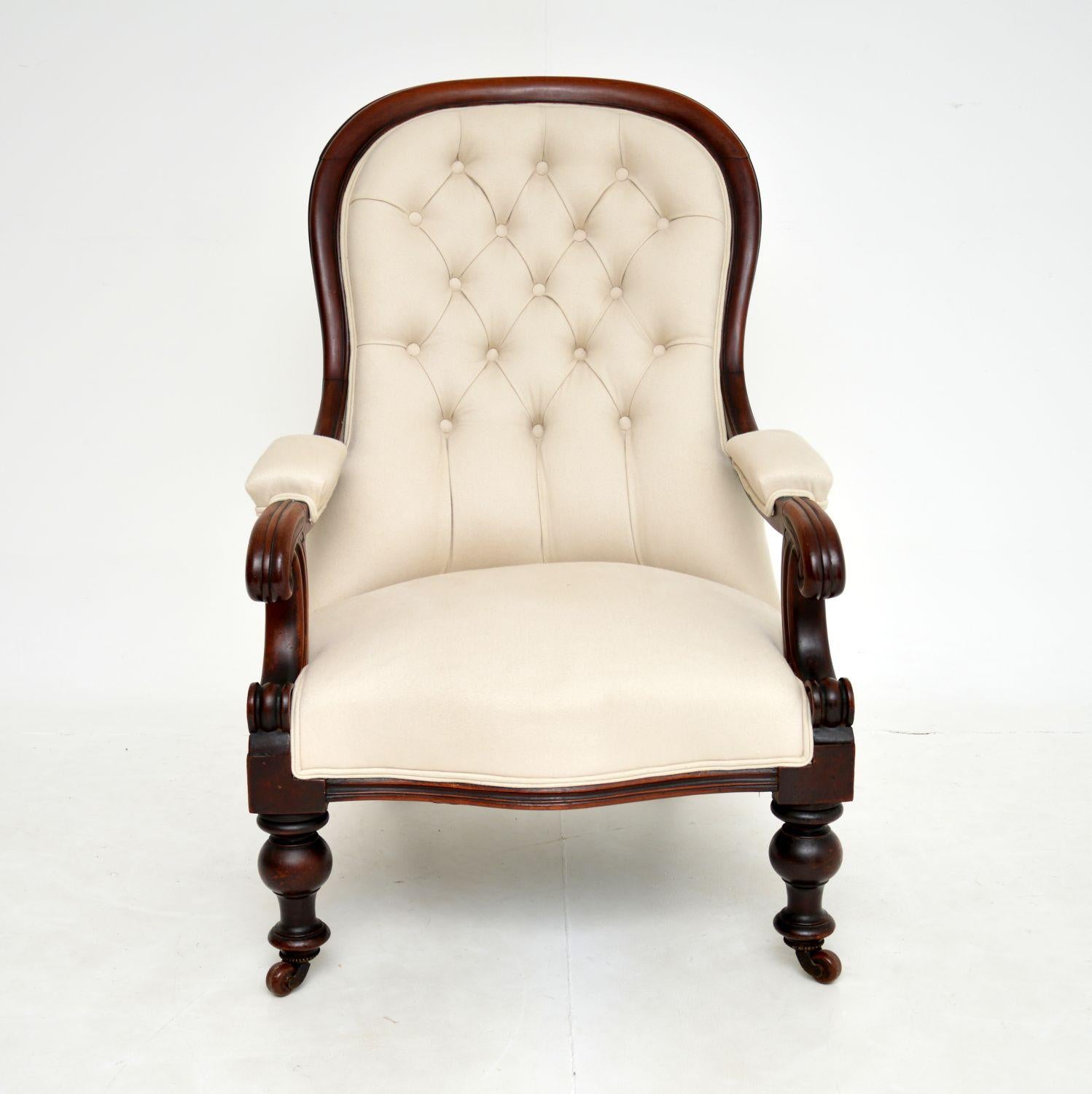 An excellent antique Victorian spoon back armchair with a very well made solid wood frame. This was made in England & dates from around the 1850-1860’s period.

The quality is fantastic, it is very well designed and is also extremely comfortable.