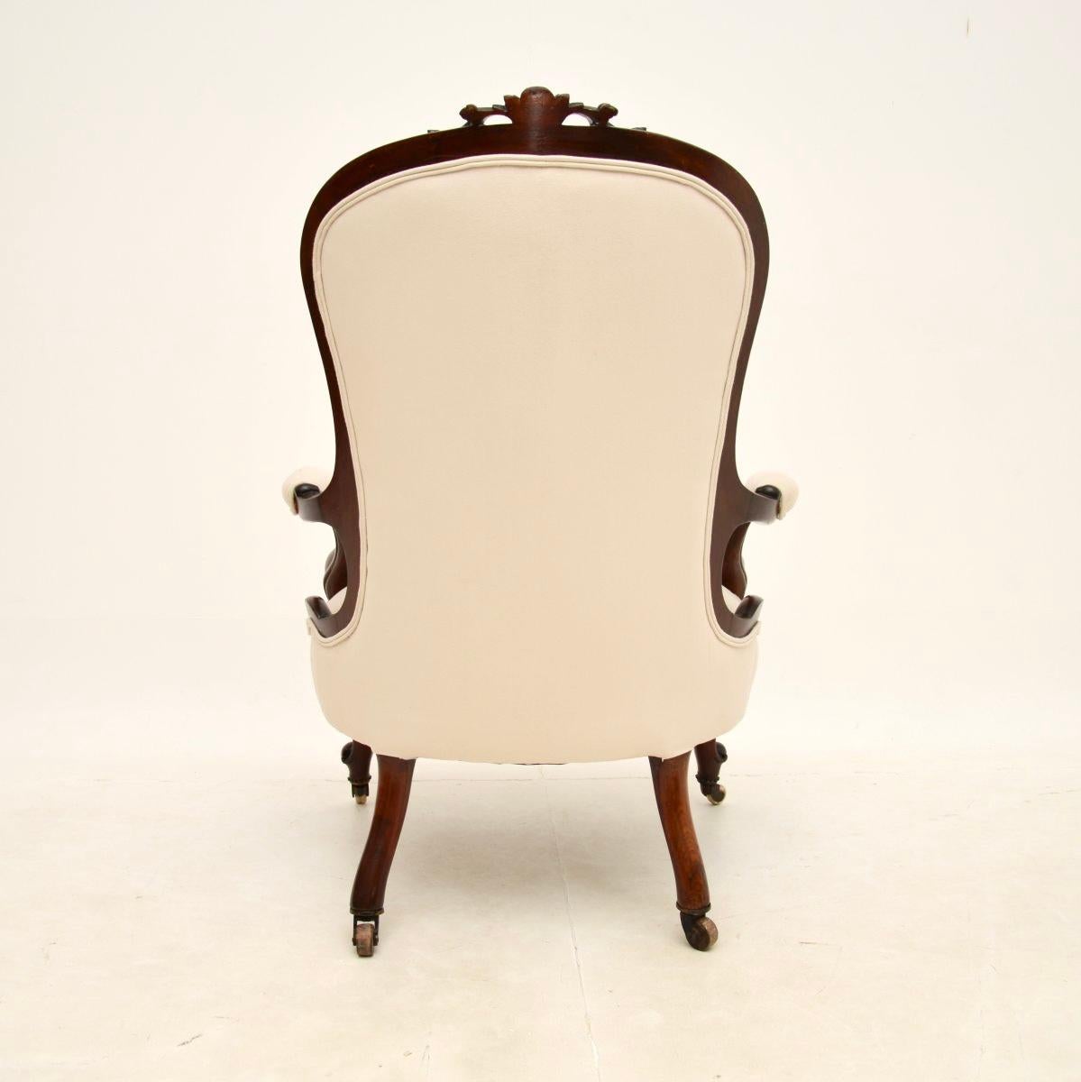 Sillón antiguo victoriano con respaldo de cuchara en Bueno estado para la venta en London, GB