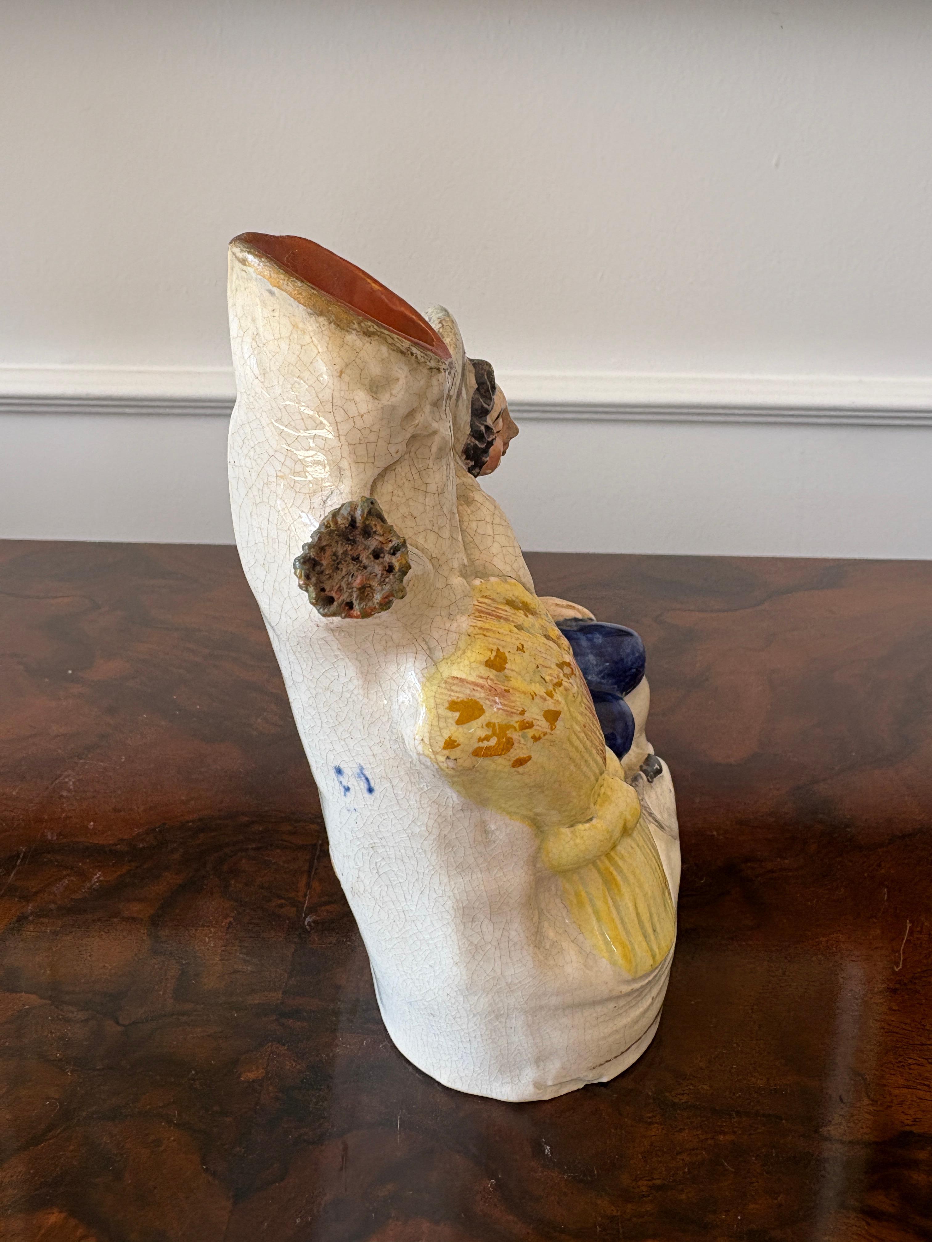 Antigua figura victoriana de Staffordshire de dorso plano siglo XIX en venta