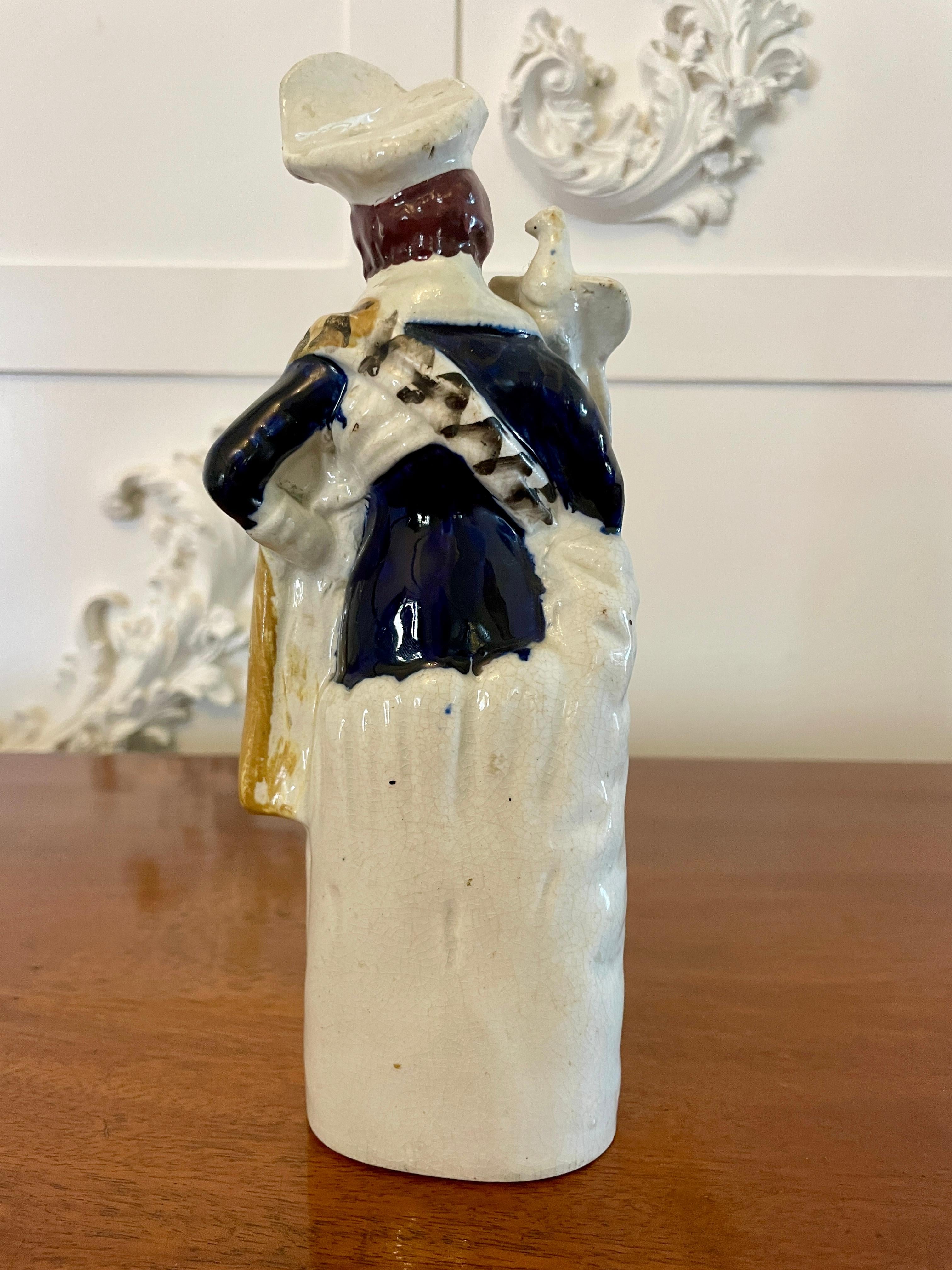 Antigua figura victoriana de Staffordshire de dorso plano en venta 1