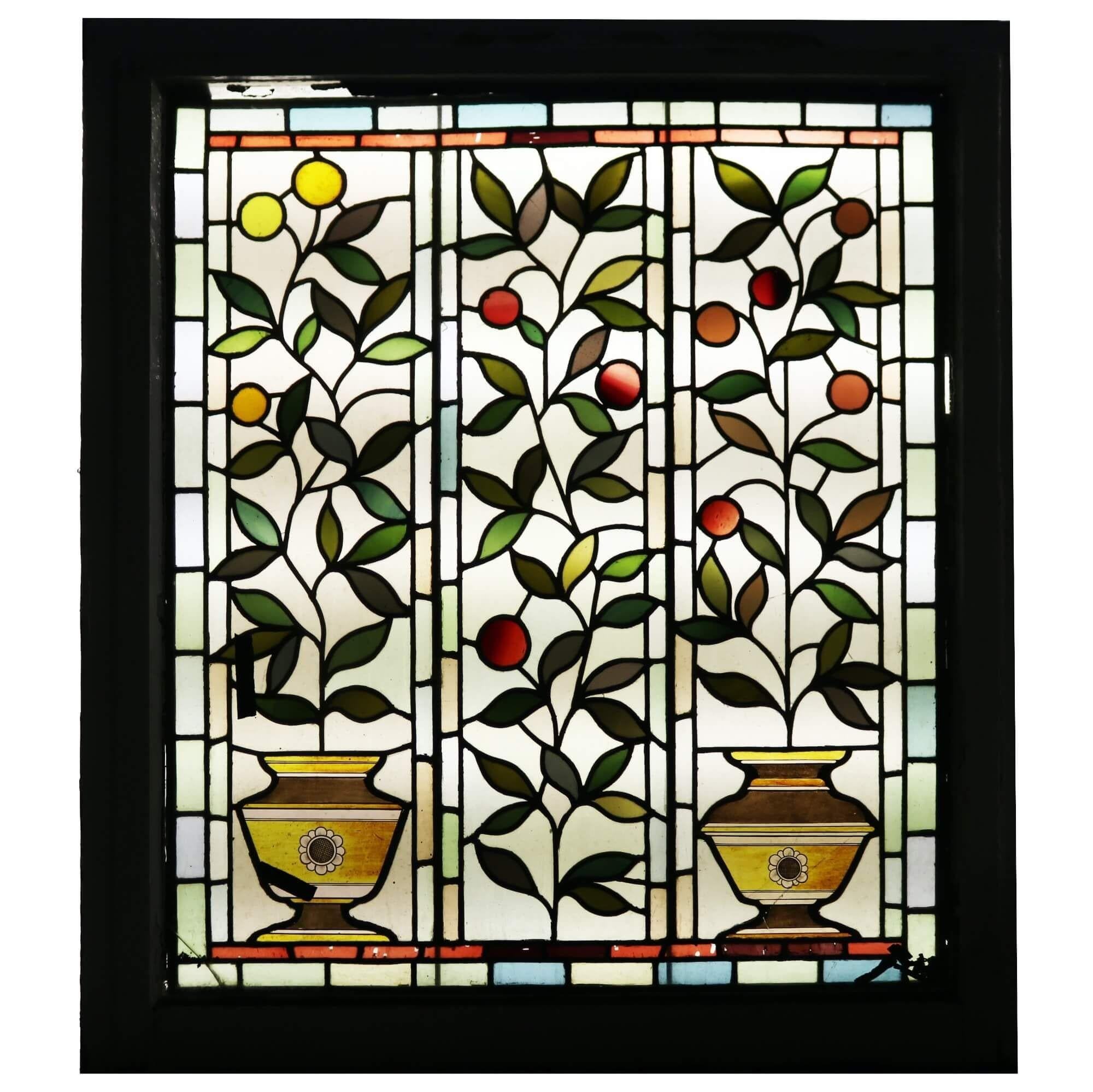 Antikes viktorianisches Buntglasfenster mit früchtendem Laub im Zustand „Relativ gut“ im Angebot in Wormelow, Herefordshire