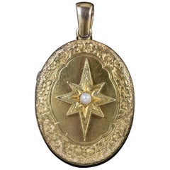Antique Victorian Star Locket Pearl 18 Carat Gold Lucky Clover, circa 1880