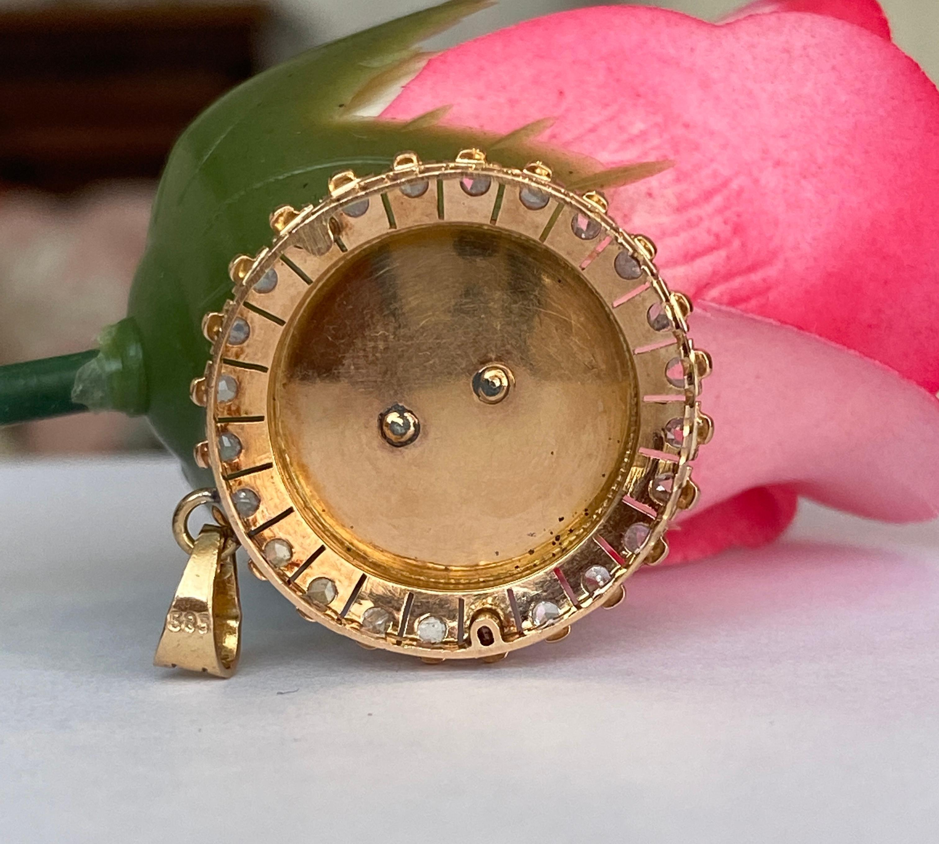 Pendentif en or 14 carats avec motif floral victorien antique et diamant taillé en rose Bon état - En vente à AMSTERDAM, NL