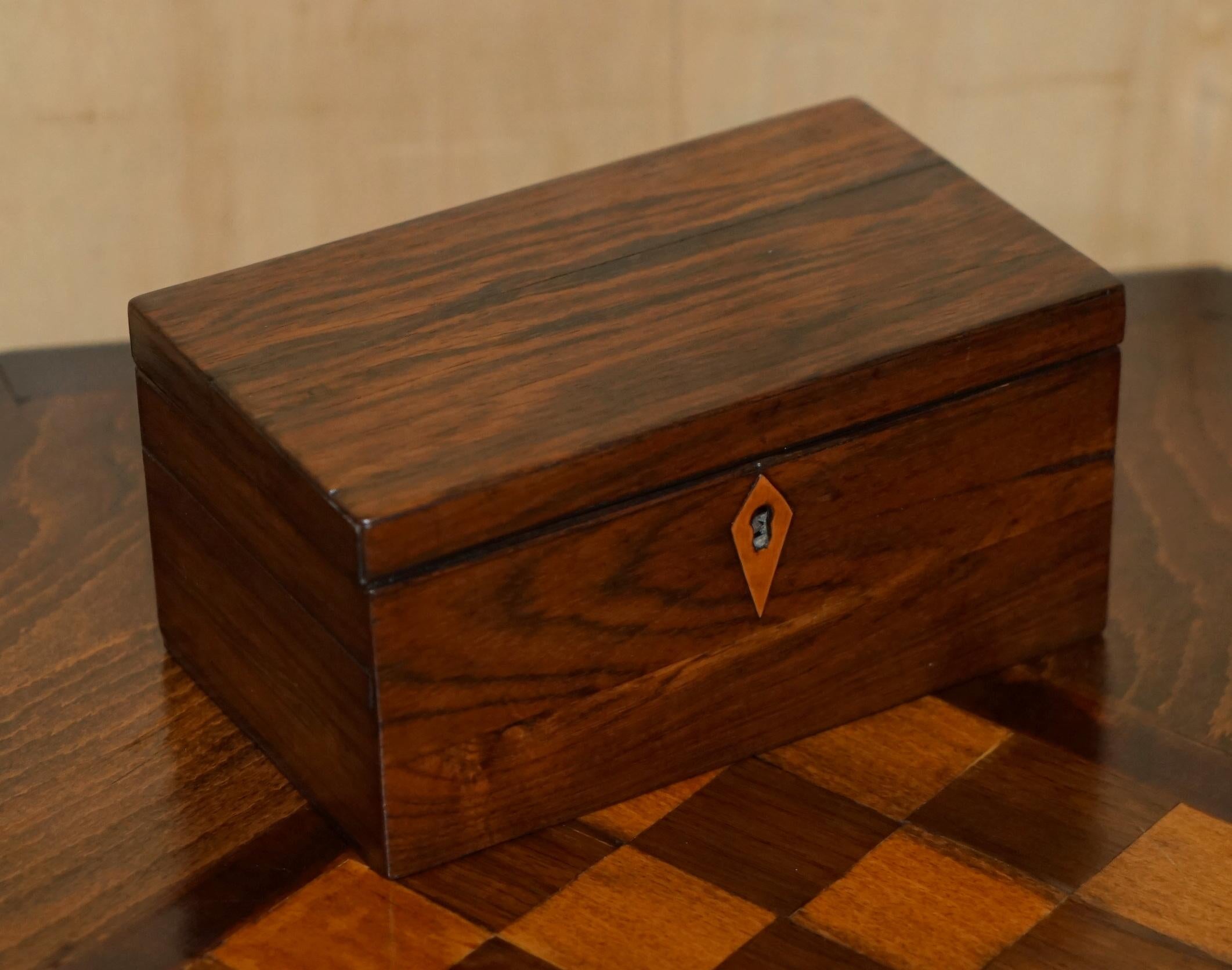 ANTIQUE ViCTORIAN STAUNTON CHESS SET IN HARDWOOD BOX WALNUT HARDWOOD CHESSBOARD For Sale 6
