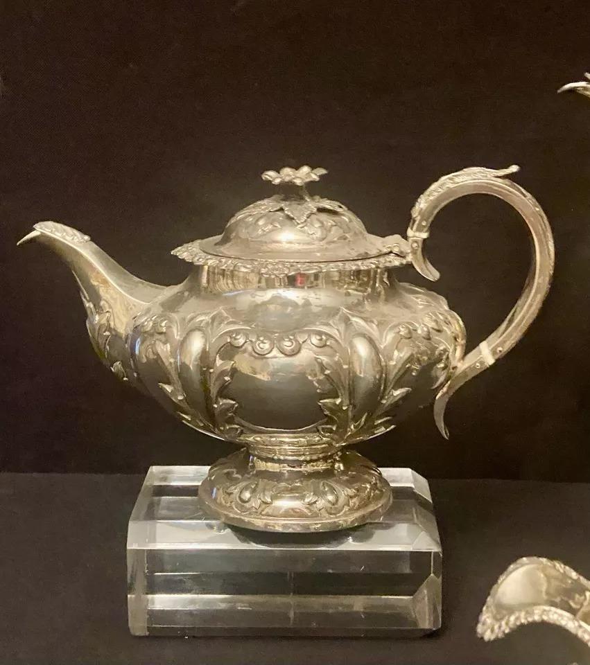 XIXe siècle Service à thé victorien ancien de 4 pièces en argent sterling Londres 1846 par William Hunter en vente
