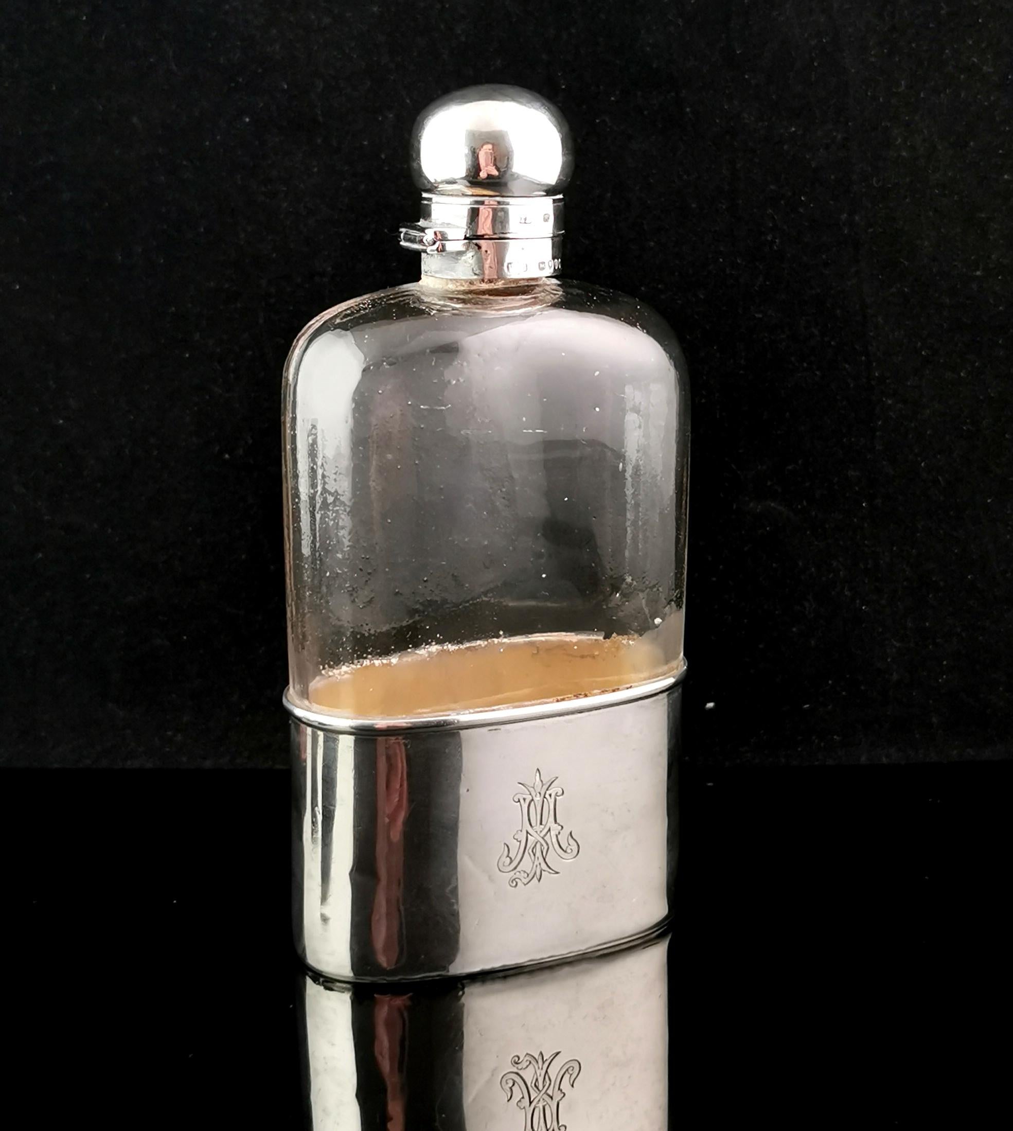 Antique Victorian sterling silver and glass hip flask  For Sale 7