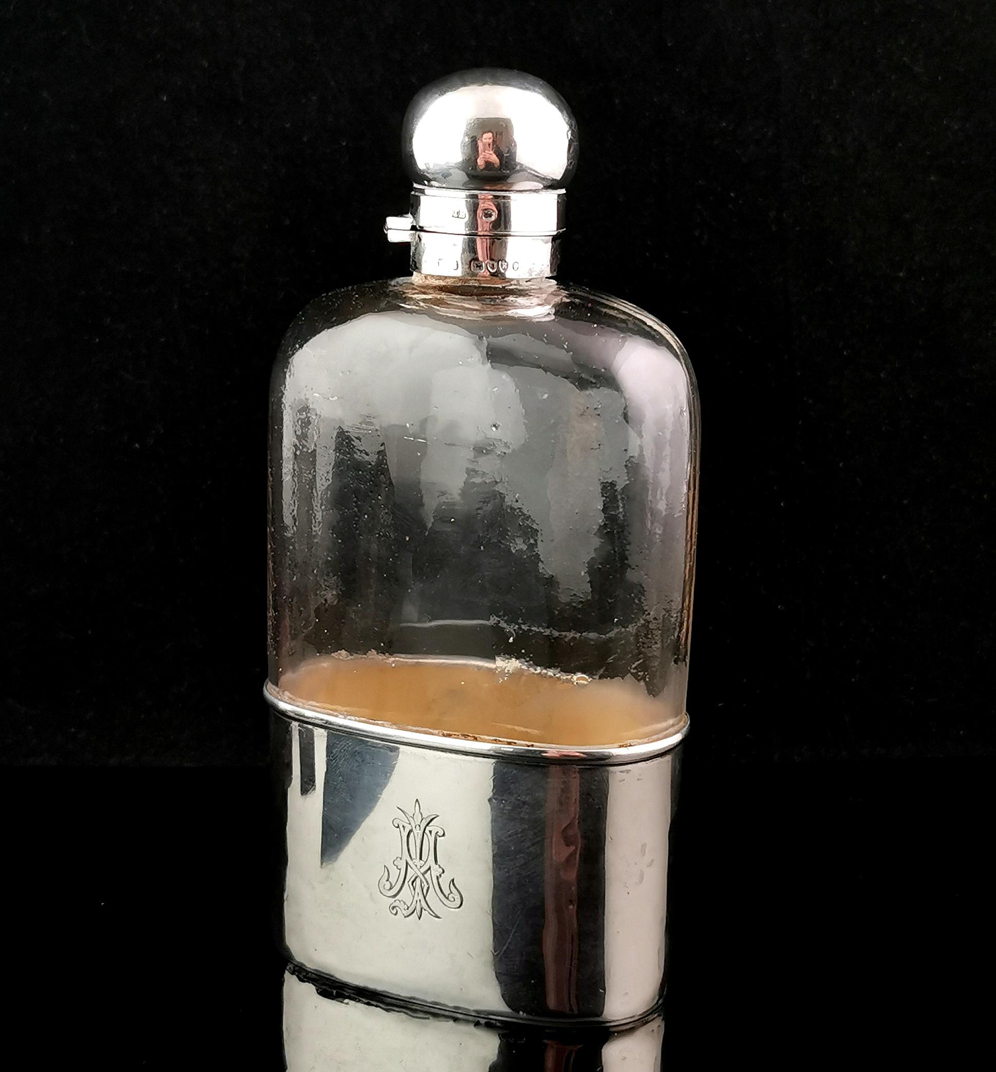 Antique Victorian sterling silver and glass hip flask  For Sale 8