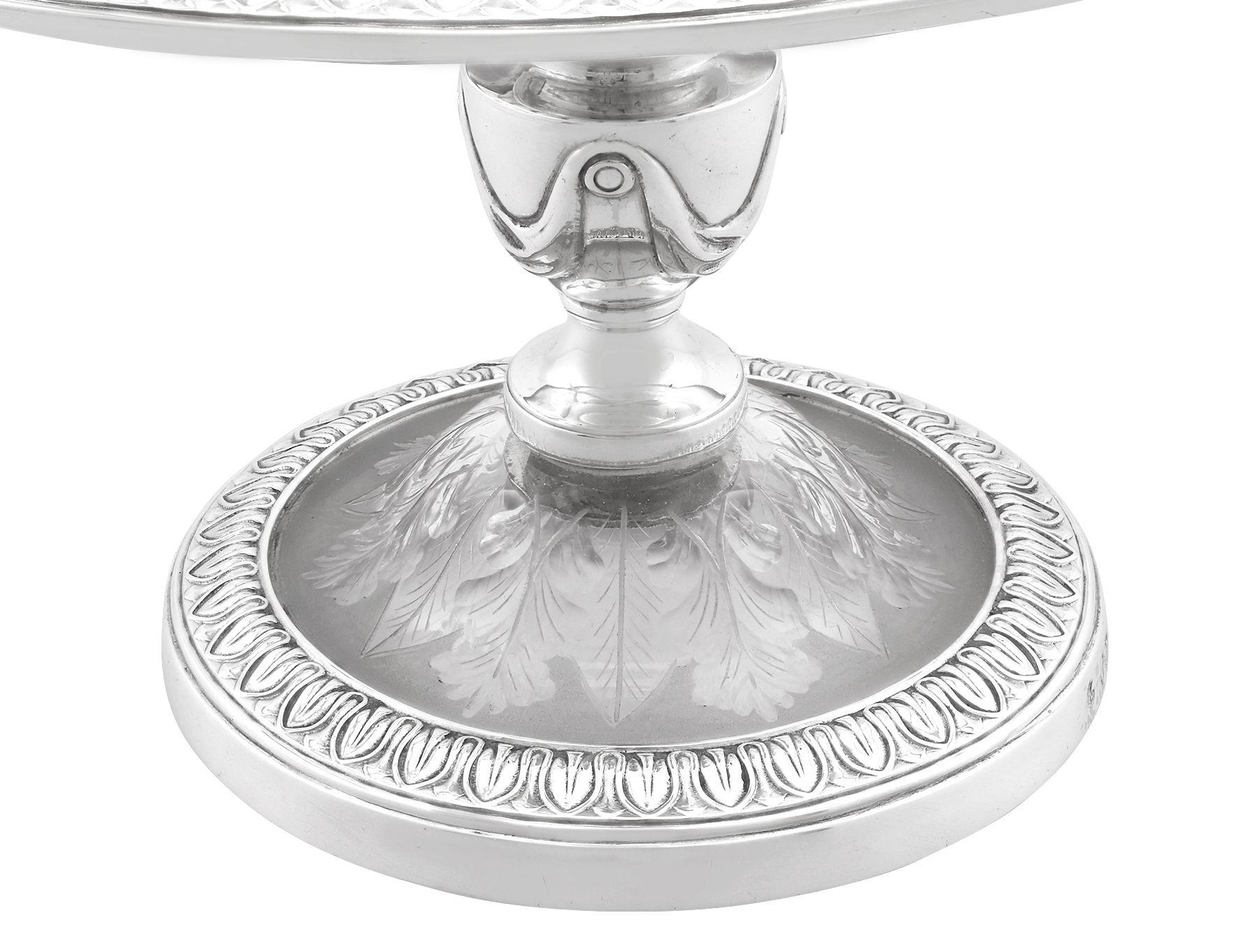 Tazzas/Centres de table victoriens anciens en argent sterling et verre en vente 1