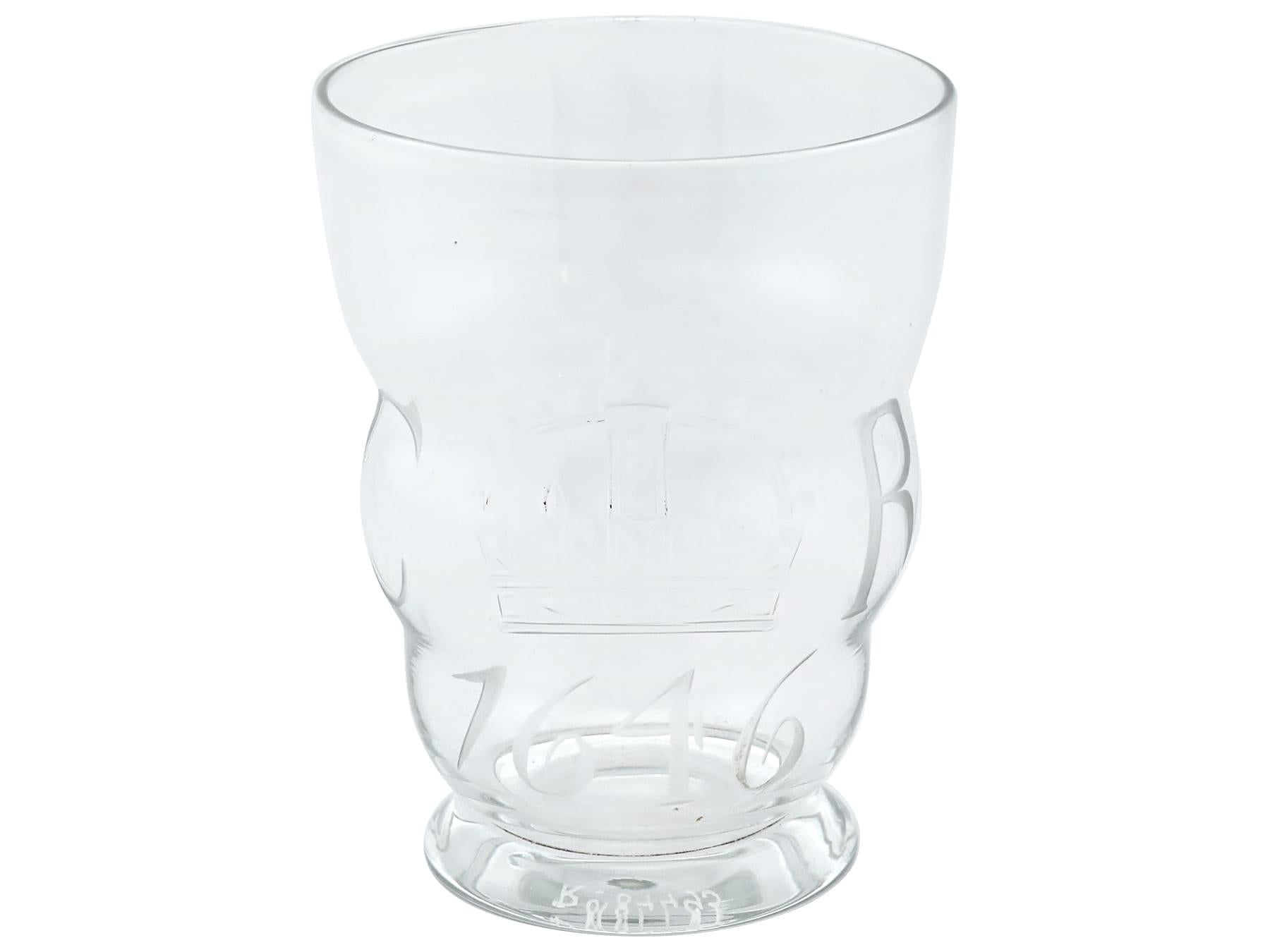 Jarra Victoriana de Plata de Ley y Vidrio para Agua con Vasos de Vidrio en venta 2
