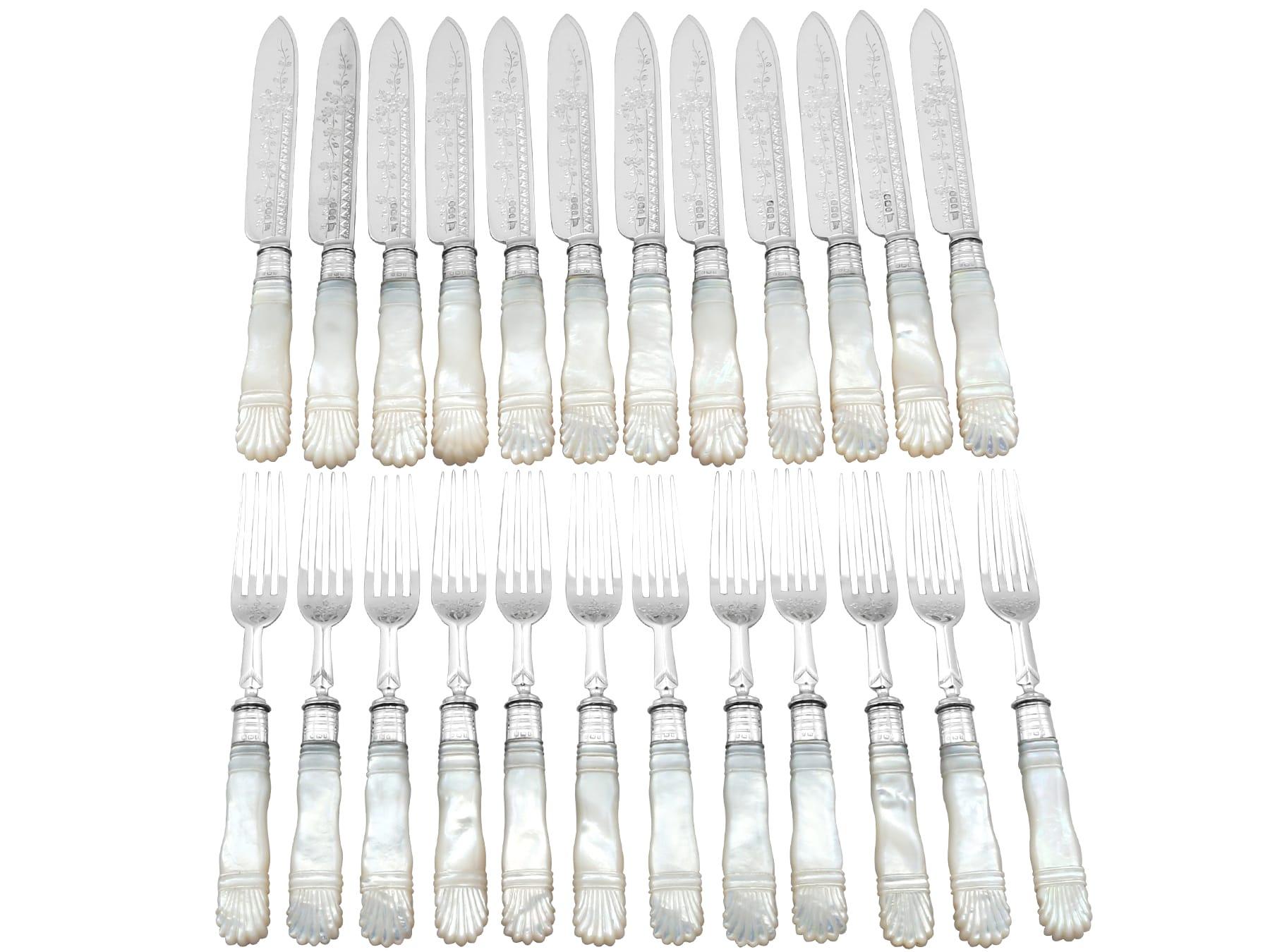 Antique Victorian Sterling Silver and Mother of Pearl Fruit/Dessert Service In Excellent Condition For Sale In Jesmond, Newcastle Upon Tyne