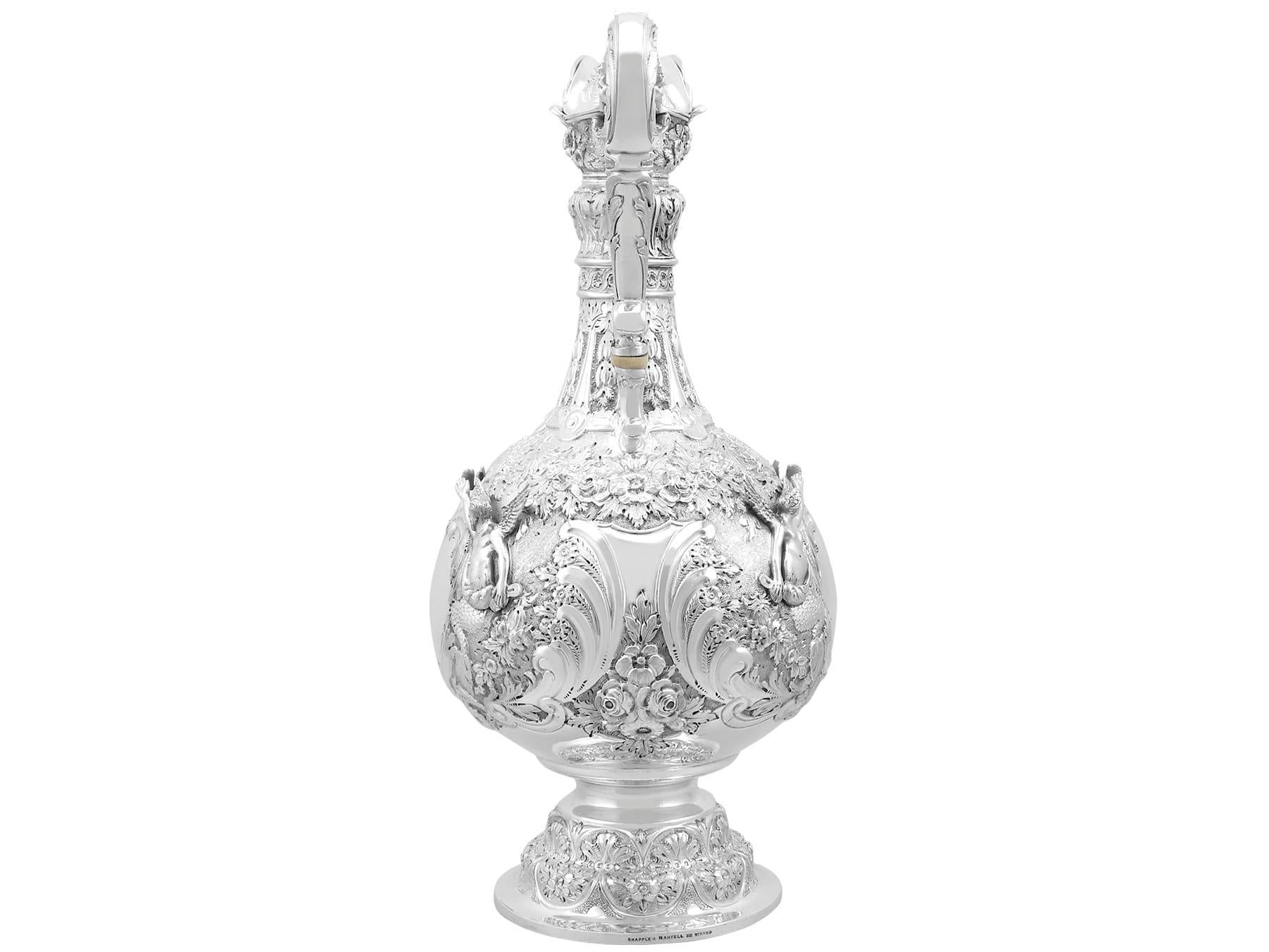 Fine XIX secolo Brocca vittoriana in argento sterling in stile Armada in vendita